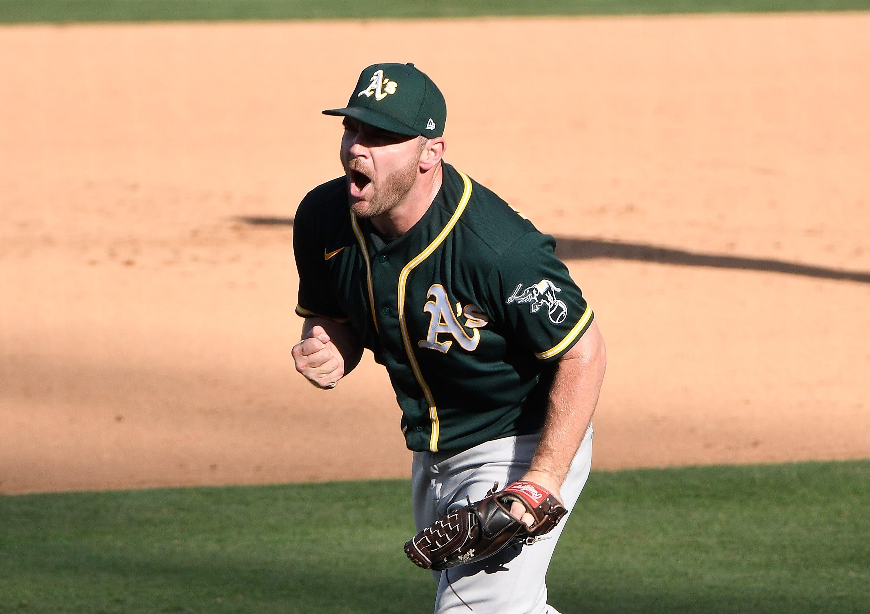 Liam Hendriks amped up / Robert Hanashiro/USA TODAY