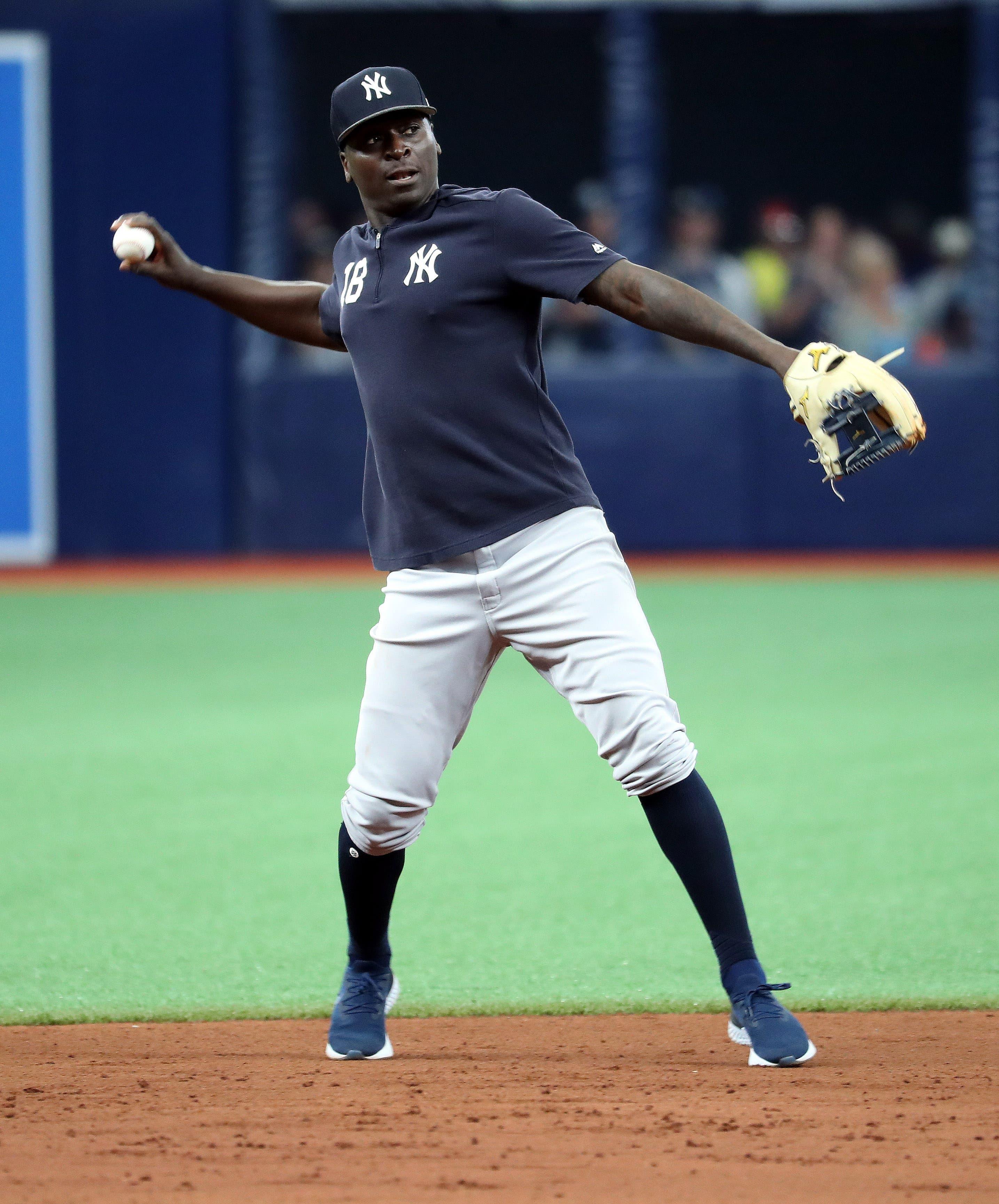 New York Yankees infielder Didi Gregorius works out prior to the game against the Tampa Bay Rays at Tropicana Field. / Kim Klement/USA TODAY Sports