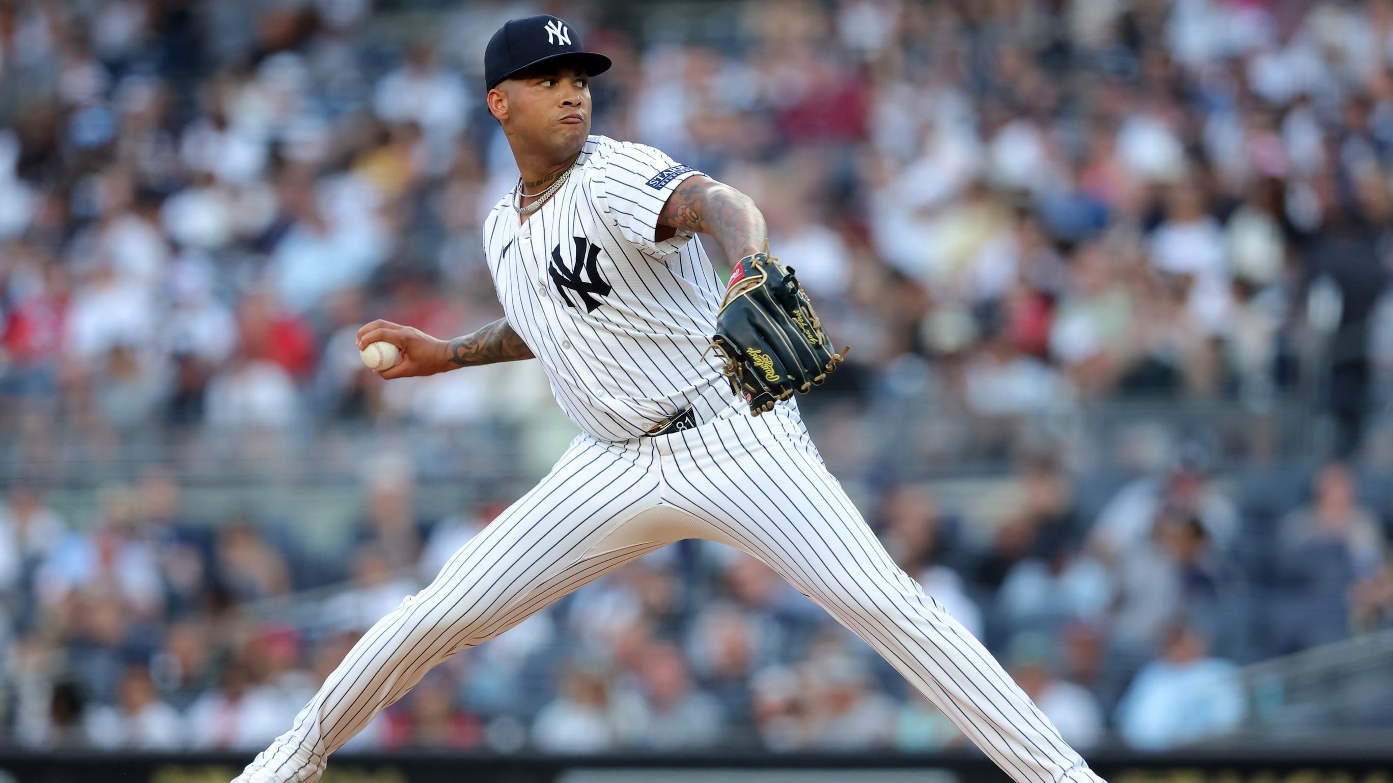 Yankees offense can't overcome Luis Gil's poor start in 5-4 loss to Reds