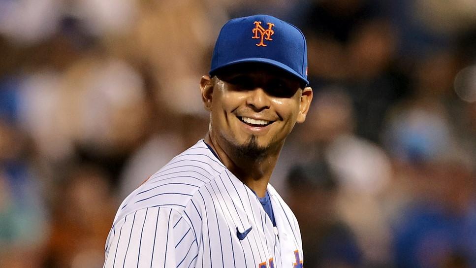 New York Mets starting pitcher Carlos Carrasco (59) reacts during the third inning against the San Francisco Giants at Citi Field. / Vincent Carchietta-USA TODAY Sports