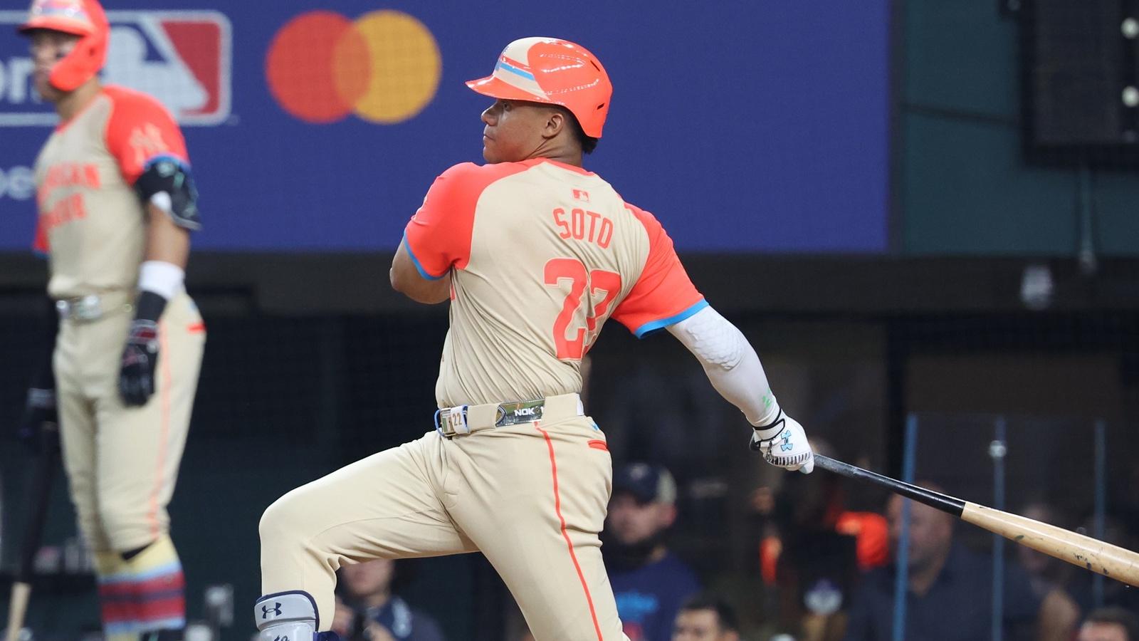 American League right fielder Juan Soto of the New York Yankees (22) hits a two RBI double in the third inning against the National League during the 2024 MLB All-Star game at Globe Life Field.
