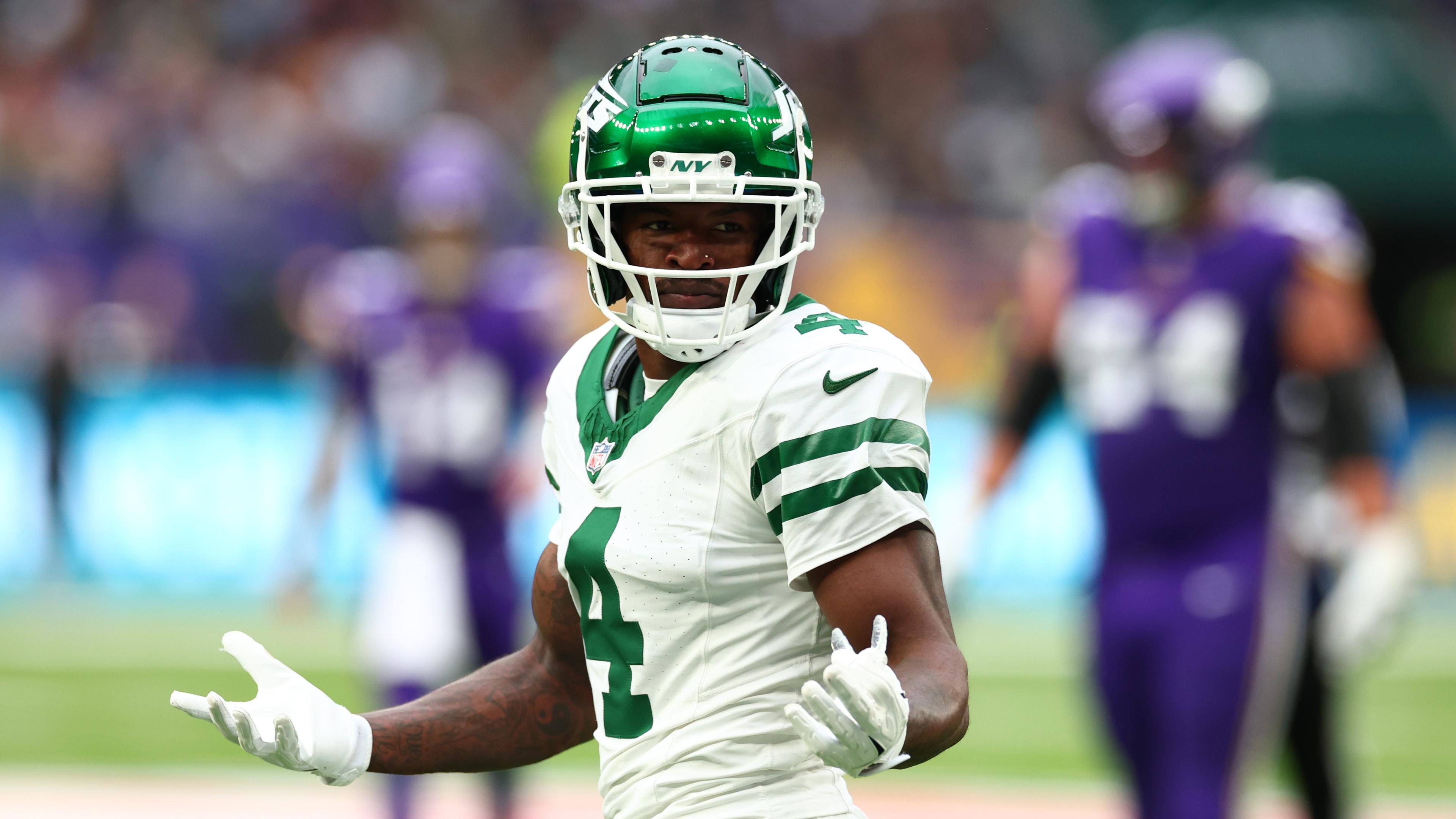 Oct 6, 2024; Tottenham, ENG; New York Jets Defensive Back D.J. Reed (4) complains about a foul in the 2nd Quarter against Minnesota Vikings at Tottenham Hotspur Stadium. Mandatory Credit: Shaun Brooks-Imagn Images