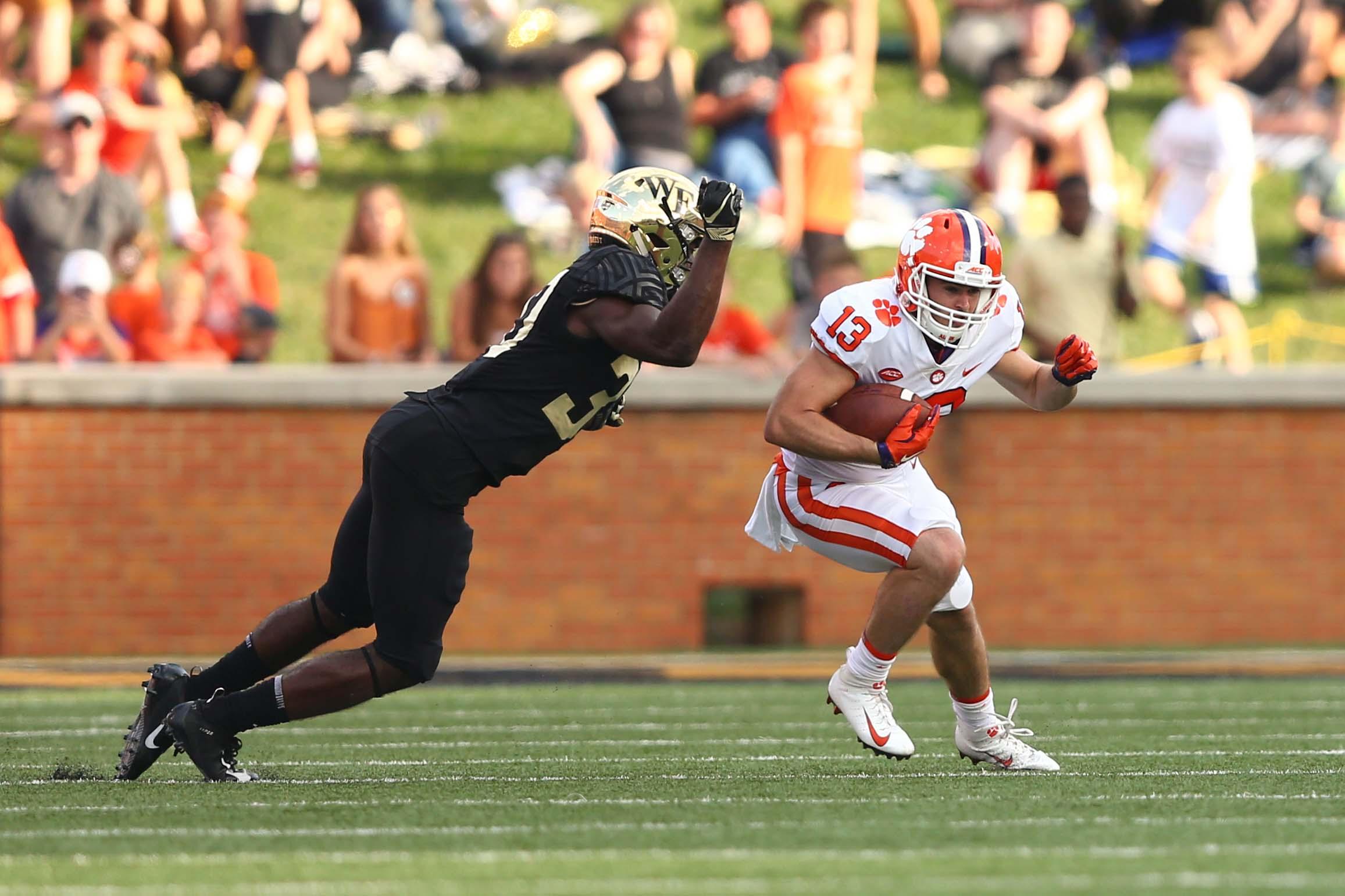 Clemson Tigers wide receiver Hunter Renfrow runs after a catch in the second quarter against the Wake Forest Demon Deacons at BB&T Field. / Jeremy Brevard/USA TODAY Sports