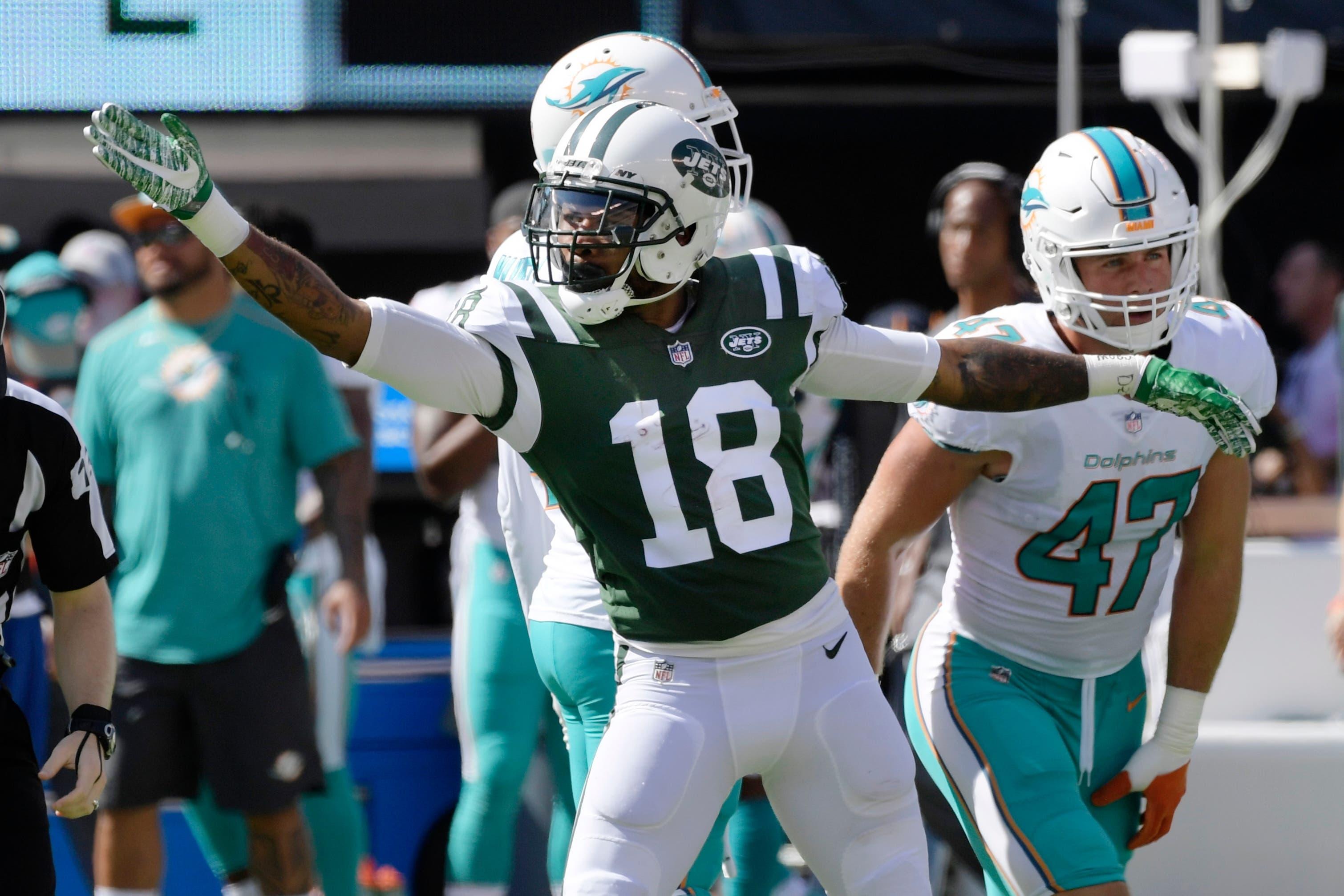 New York Jets wide receiver ArDarius Stewart (18) gestures after making a first down during the first half of an NFL football game against the Miami Dolphins Sunday, Sept. 24, 2017, in East Rutherford, N.J. (AP Photo/Bill Kostroun) / Bill Kostroun/AP