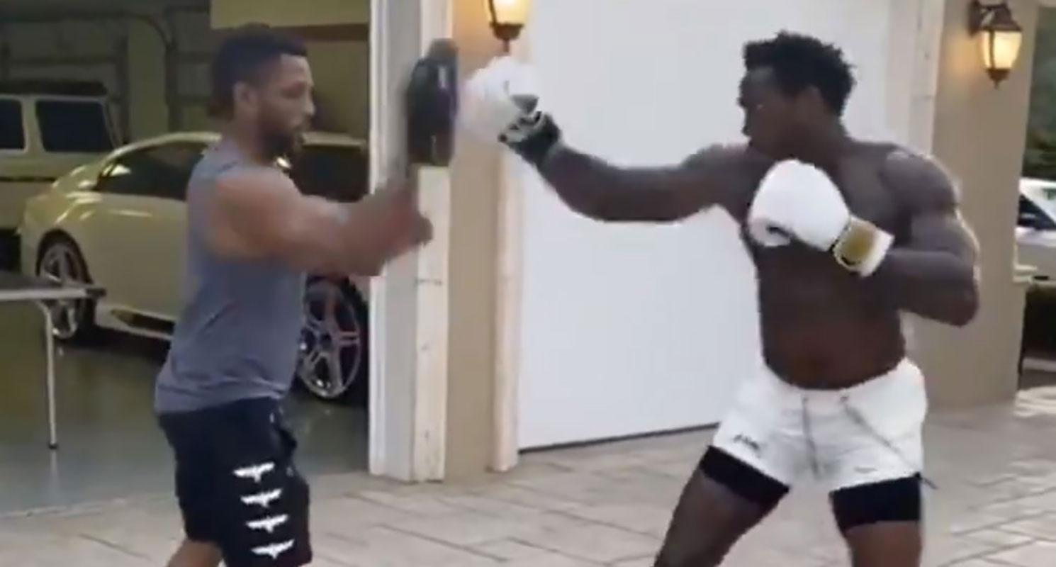 Standing in the boxing ring against Yankees' Aroldis Chapman doesn't seem like much fun