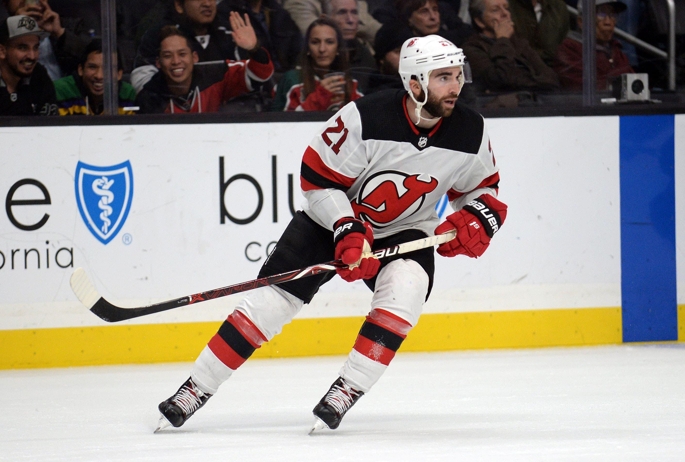 New Jersey Devils right wing Kyle Palmieri moves into position against the Los Angeles Kings during the third period at Staples Center. / Gary A. Vasquez/USA TODAY Sports