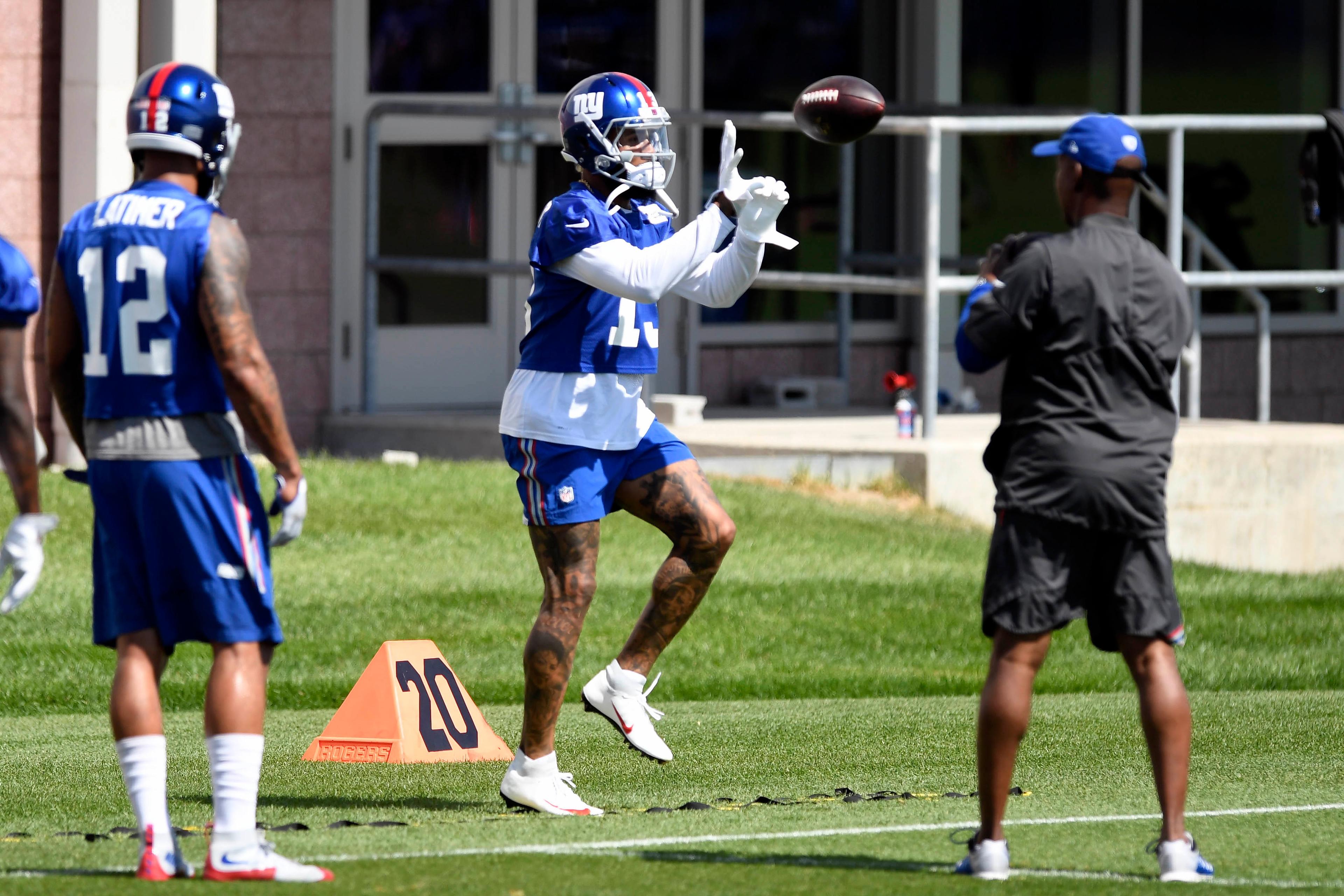 Giants, Beckham moving cautiously ahead of potential contract showdown