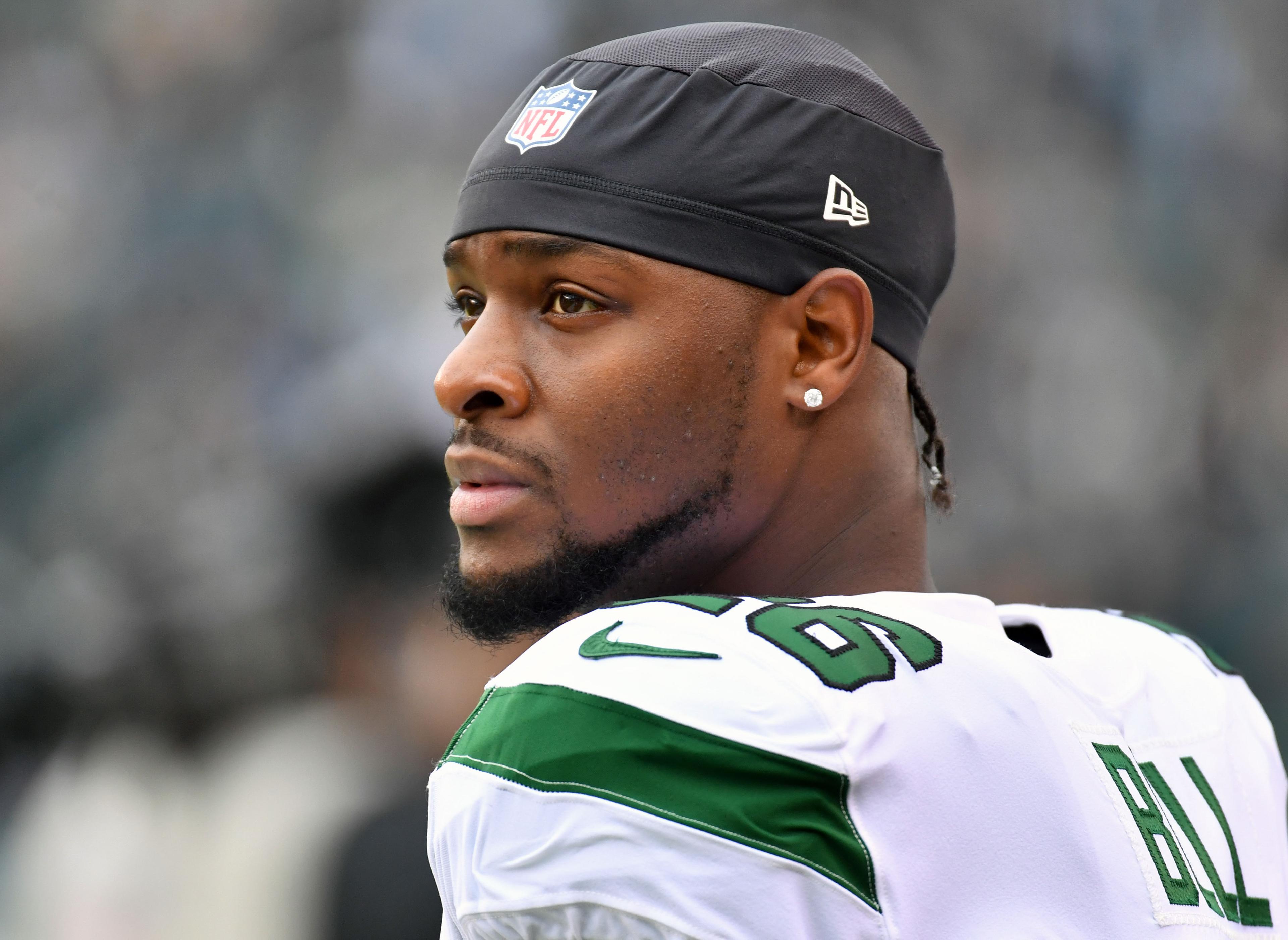 Oct 6, 2019; Philadelphia, PA, USA; New York Jets running back Le'Veon Bell (26) against the Philadelphia Eagles at Lincoln Financial Field. Mandatory Credit: Eric Hartline-USA TODAY Sports