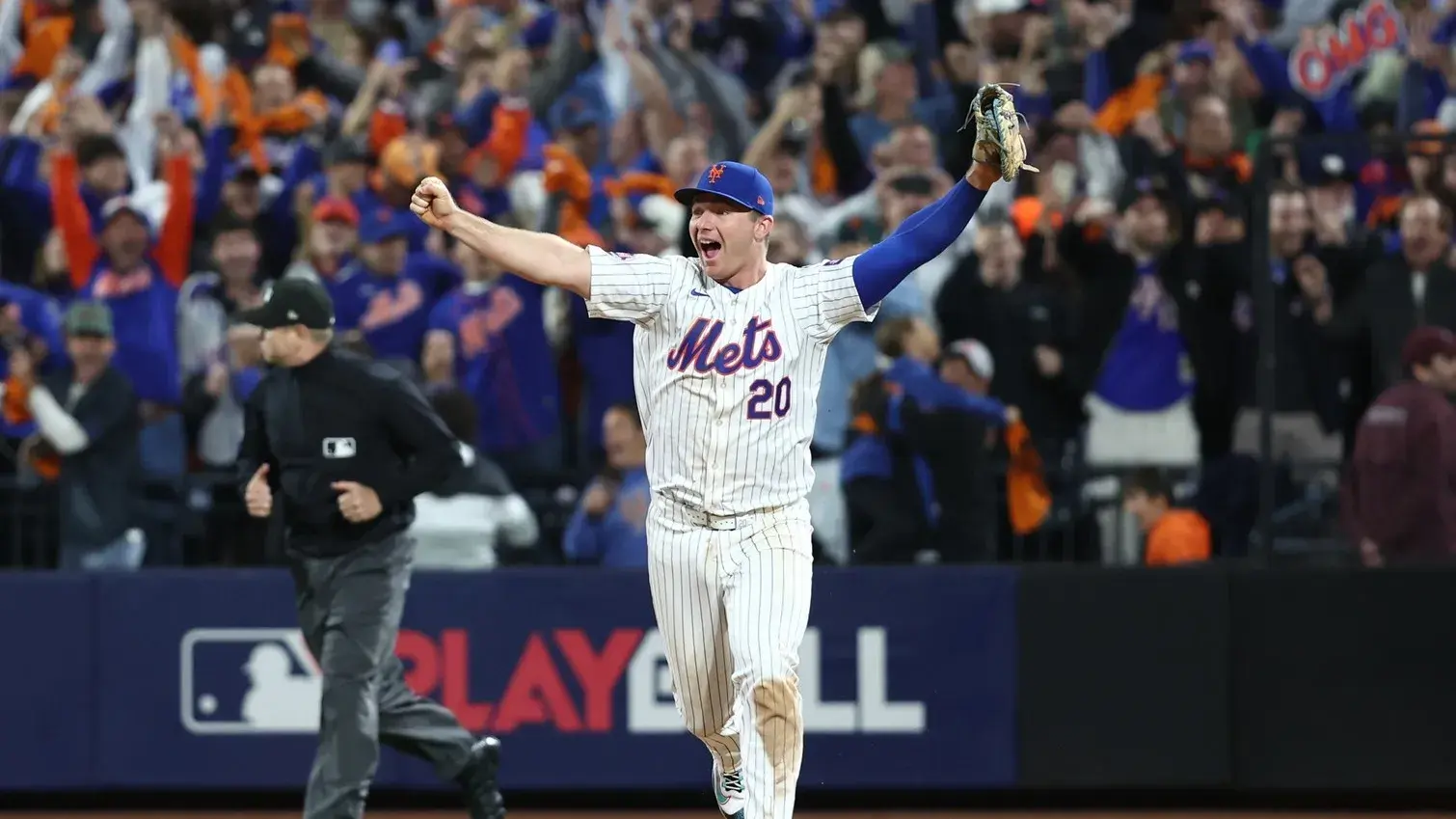 New York Mets first baseman Pete Alonso (20) celebrates after defeating the Philadelphia Phillies in game four of the NLDS for the 2024 MLB Playoffs at Citi Field. / Wendell Cruz-Imagn Images