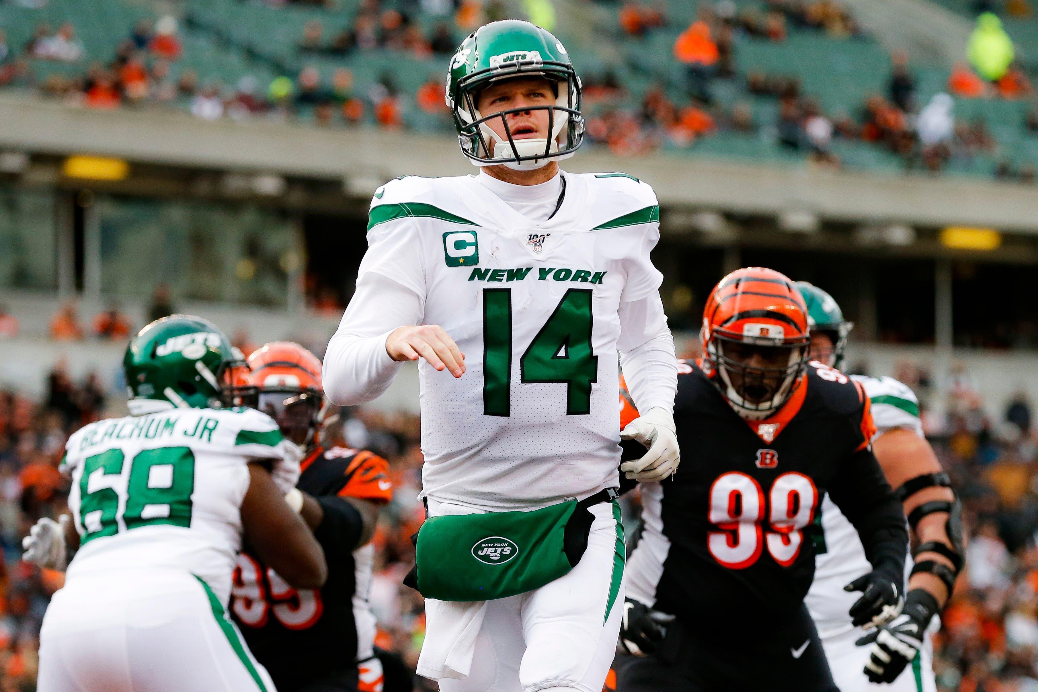 New York Jets quarterback Sam Darnold (14) reacts during the second half of an NFL football game against the Cincinnati Bengals, Sunday, Dec. 1, 2019, in Cincinnati. (AP Photo/Gary Landers) / Gary Landers/AP