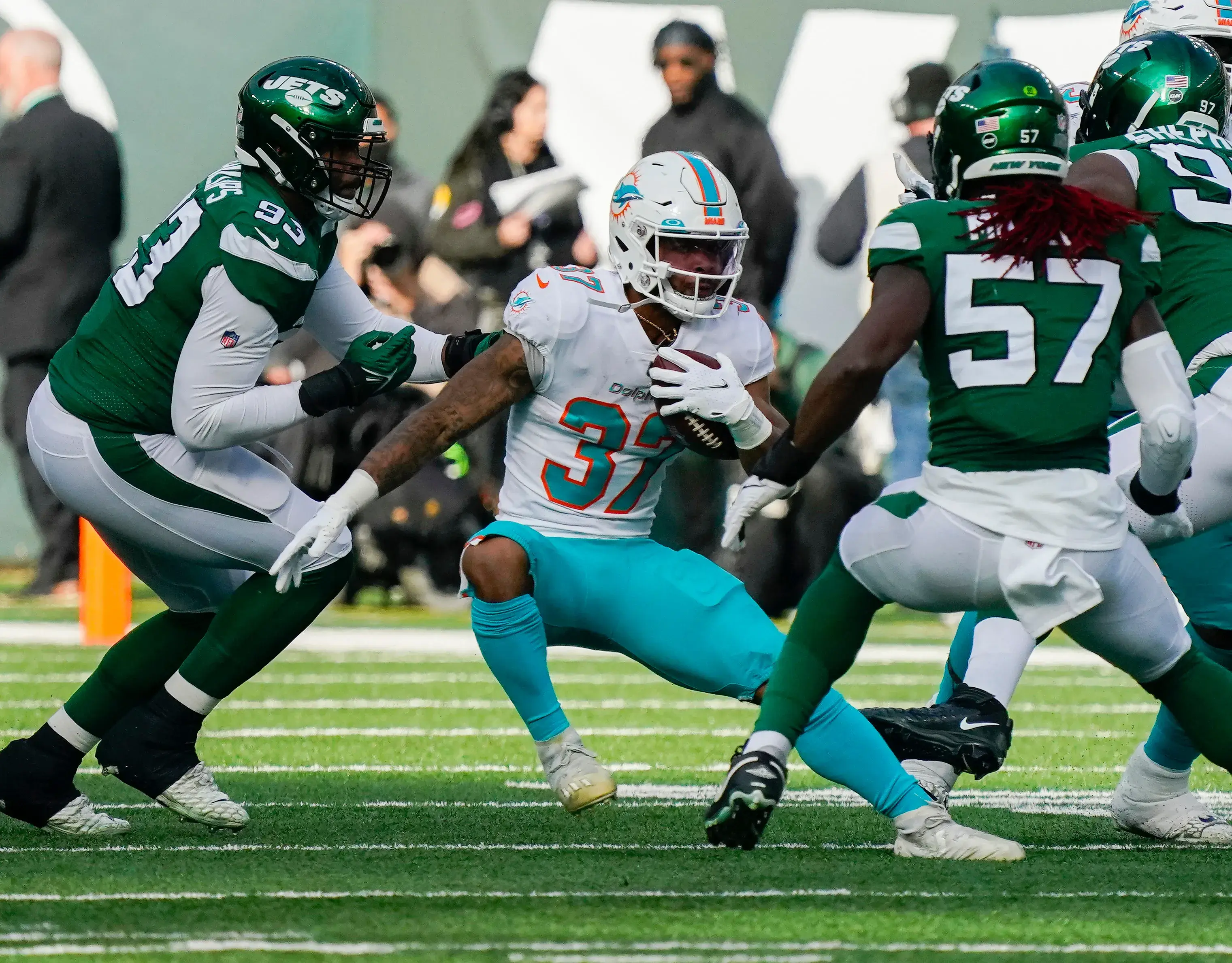 Miami Dolphins running back Myles Gaskin (37) runs against the New York Jets at MetLife Stadium. / Robert Deutsch/USA TODAY