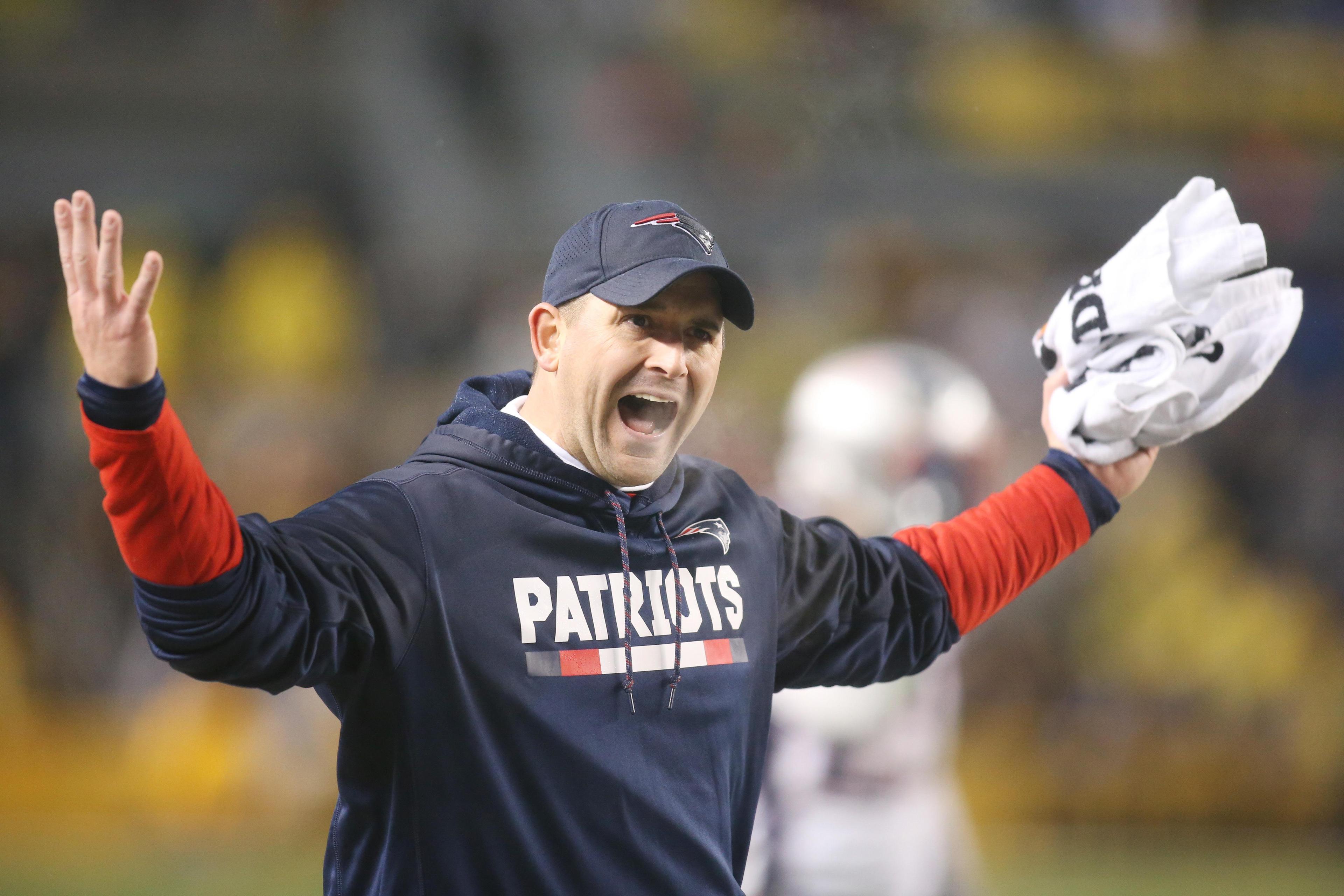 Dec 17, 2017; Pittsburgh, PA, USA; New England Patriots special teams coordinator Joe Judge reacts on the sidelines against the Pittsburgh Steelers during the fourth quarter at Heinz Field. The Patriots won 27-24. Mandatory Credit: Charles LeClaire-USA TODAY Sports / Charles LeClaire