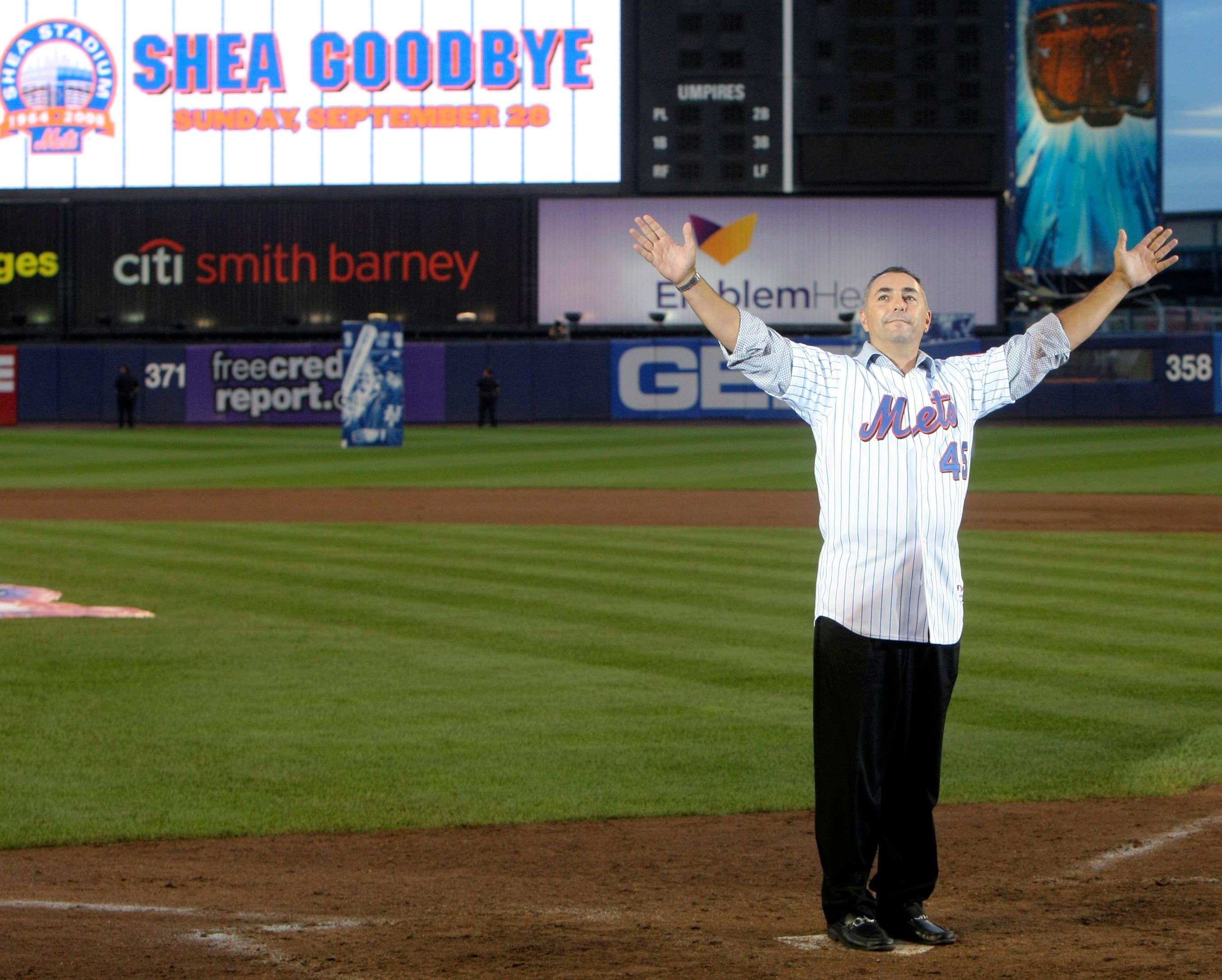 Sep 28, 2008; John Franco waves to the fans at Shea Stadium. Credit: STAR-LEDGER via US PRESSWIREundefined