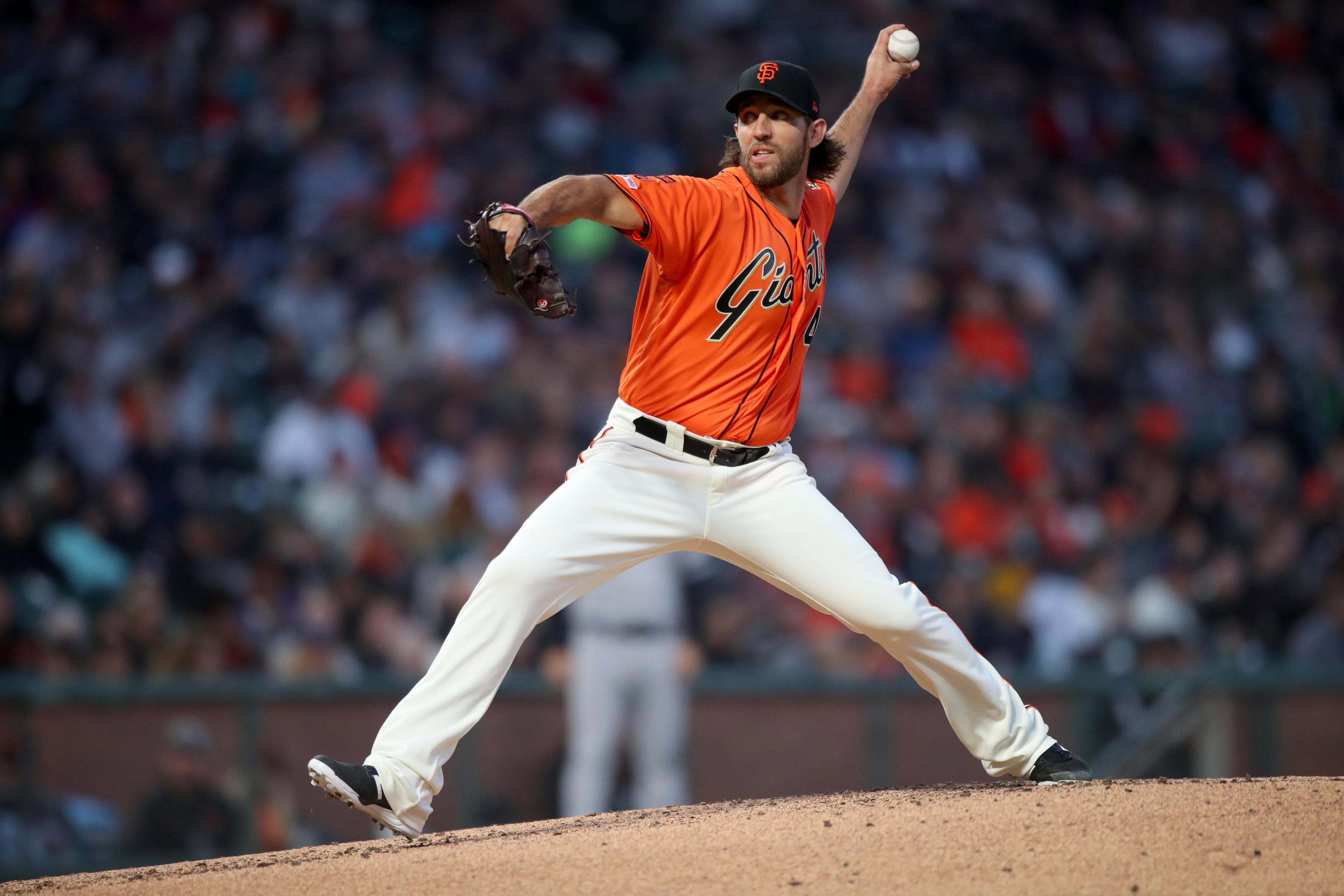 San Francisco Giants pitcher Madison Bumgarner delivers a pitch against the New York Yankees in the second inning at Oracle Park. / Cary Edmondson/USA TODAY Sports