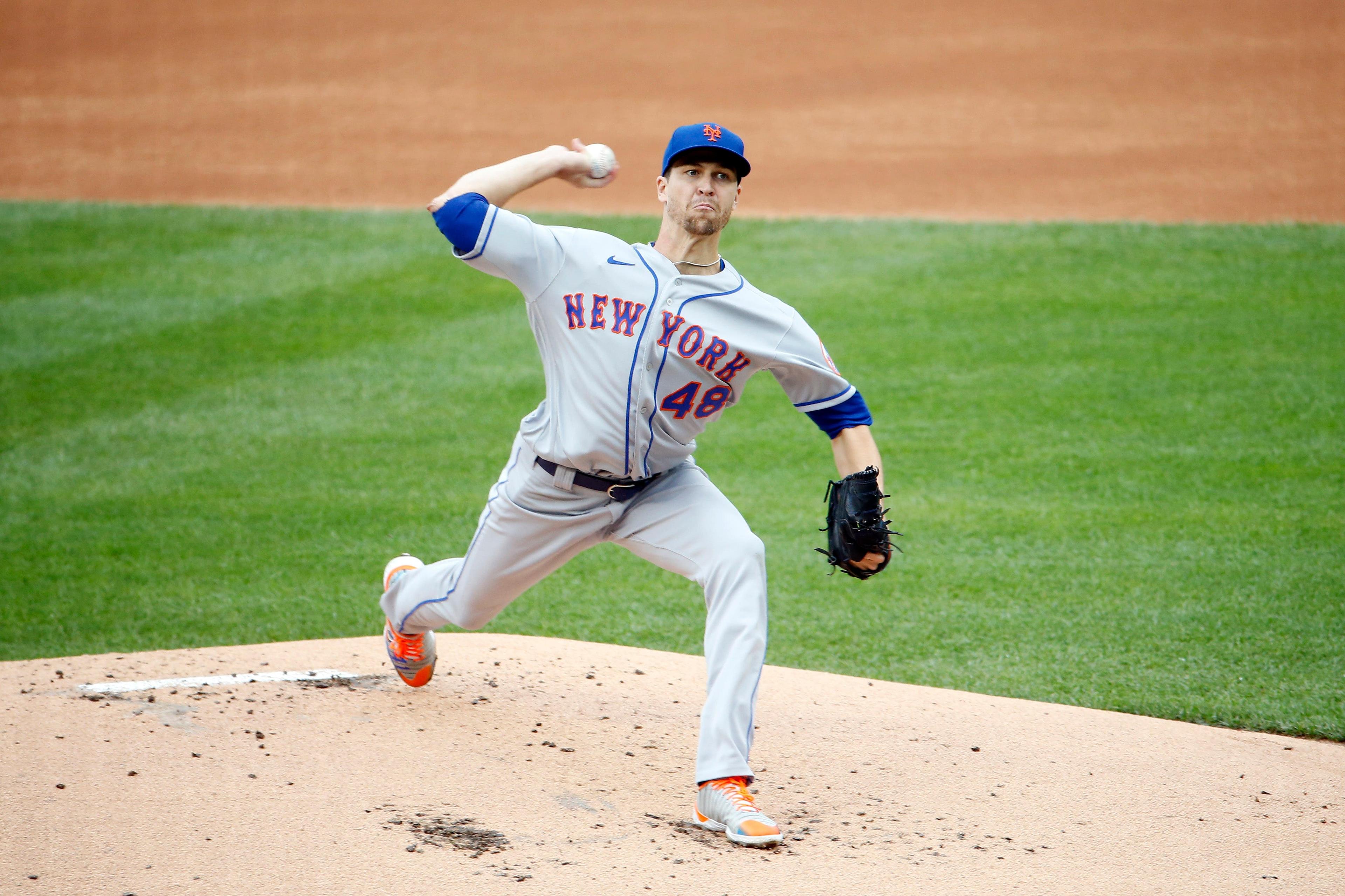 Sep 26, 2020; Washington, District of Columbia, USA; New York Mets starting pitcher Jacob deGrom (48) throws the ball during the first inning against the Washington Nationals at Nationals Park / Amber Searls-USA TODAY Sports