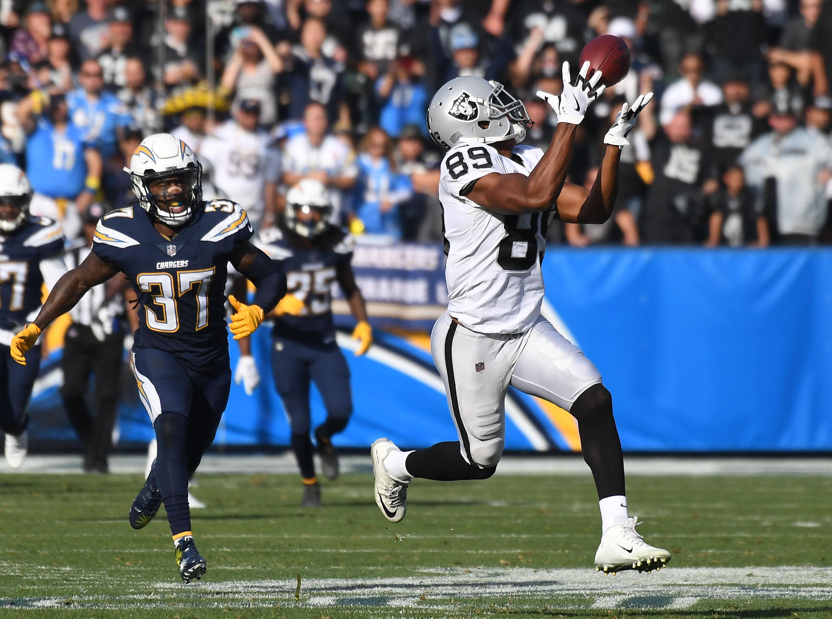 Raiders trade WR Amari Cooper, eliminating one option for Jets