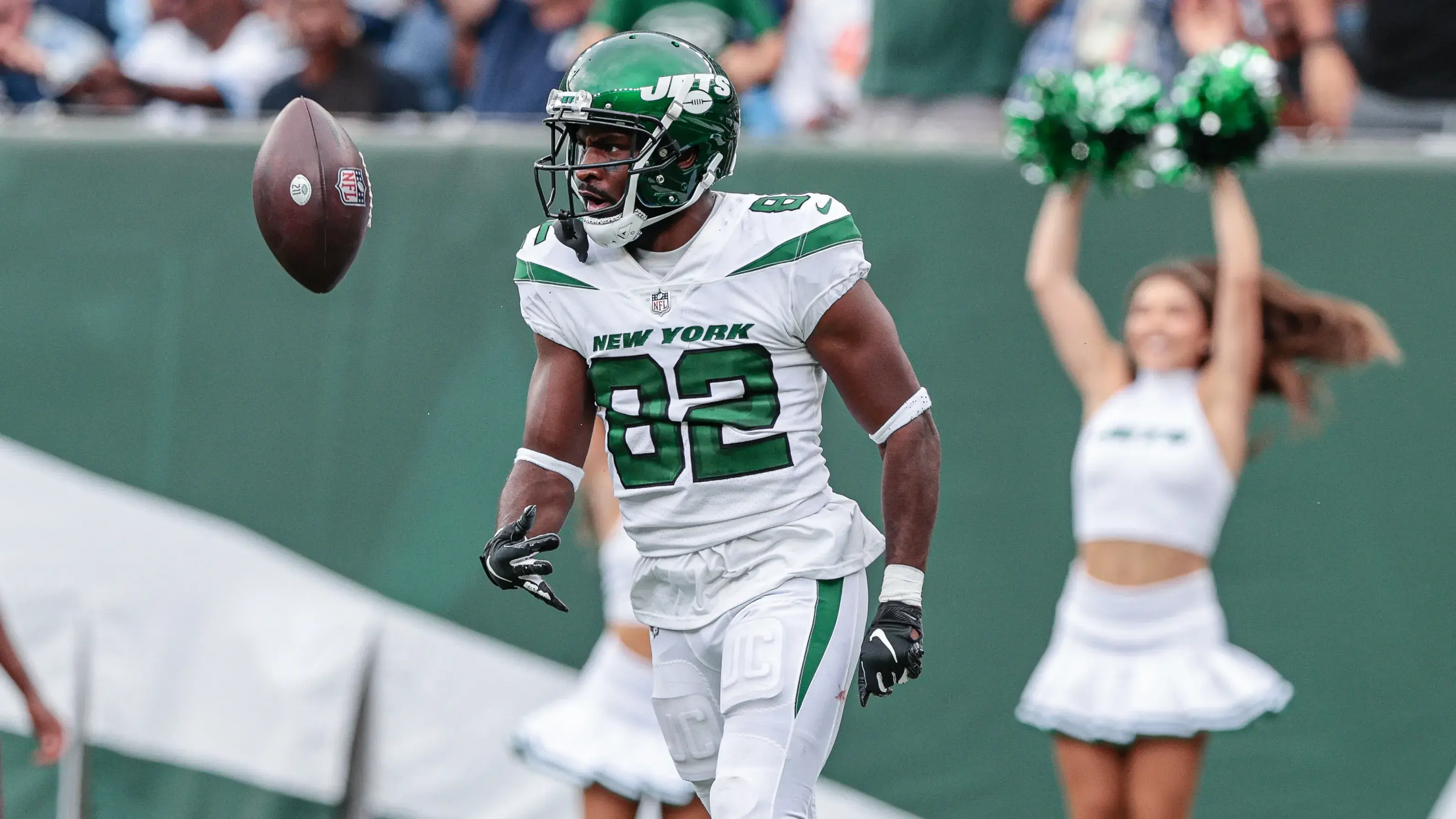 Oct 3, 2021; East Rutherford, New Jersey, USA; New York Jets wide receiver Jamison Crowder (82) reacts after a reception against the Tennessee Titans during the second half at MetLife Stadium. Mandatory Credit: Vincent Carchietta-USA TODAY Sports / © Vincent Carchietta-USA TODAY Sports