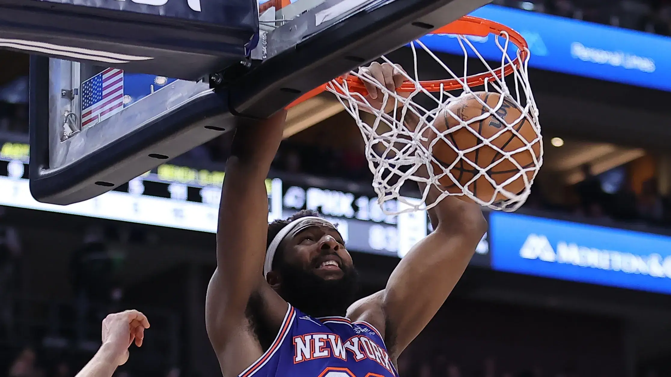 Feb 7, 2022; Salt Lake City, Utah, USA; New York Knicks center Mitchell Robinson (23) dunks the ball in the second quarter against the Utah Jazz at Vivint Arena. Mandatory Credit: Rob Gray-USA TODAY Sports / © Rob Gray-USA TODAY Sports