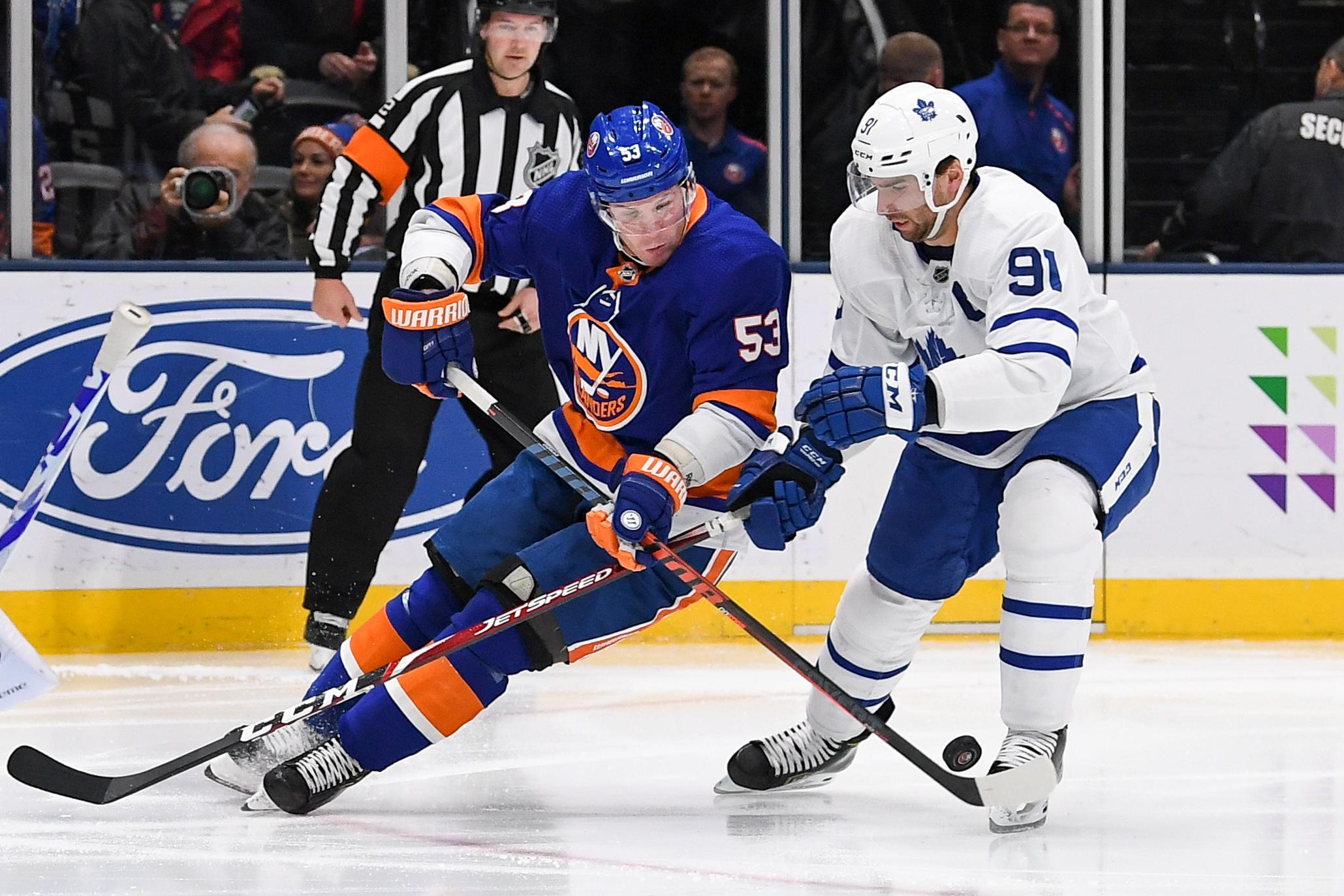 John Tavares' goal not enough for Maple Leafs as Islanders extend point streak