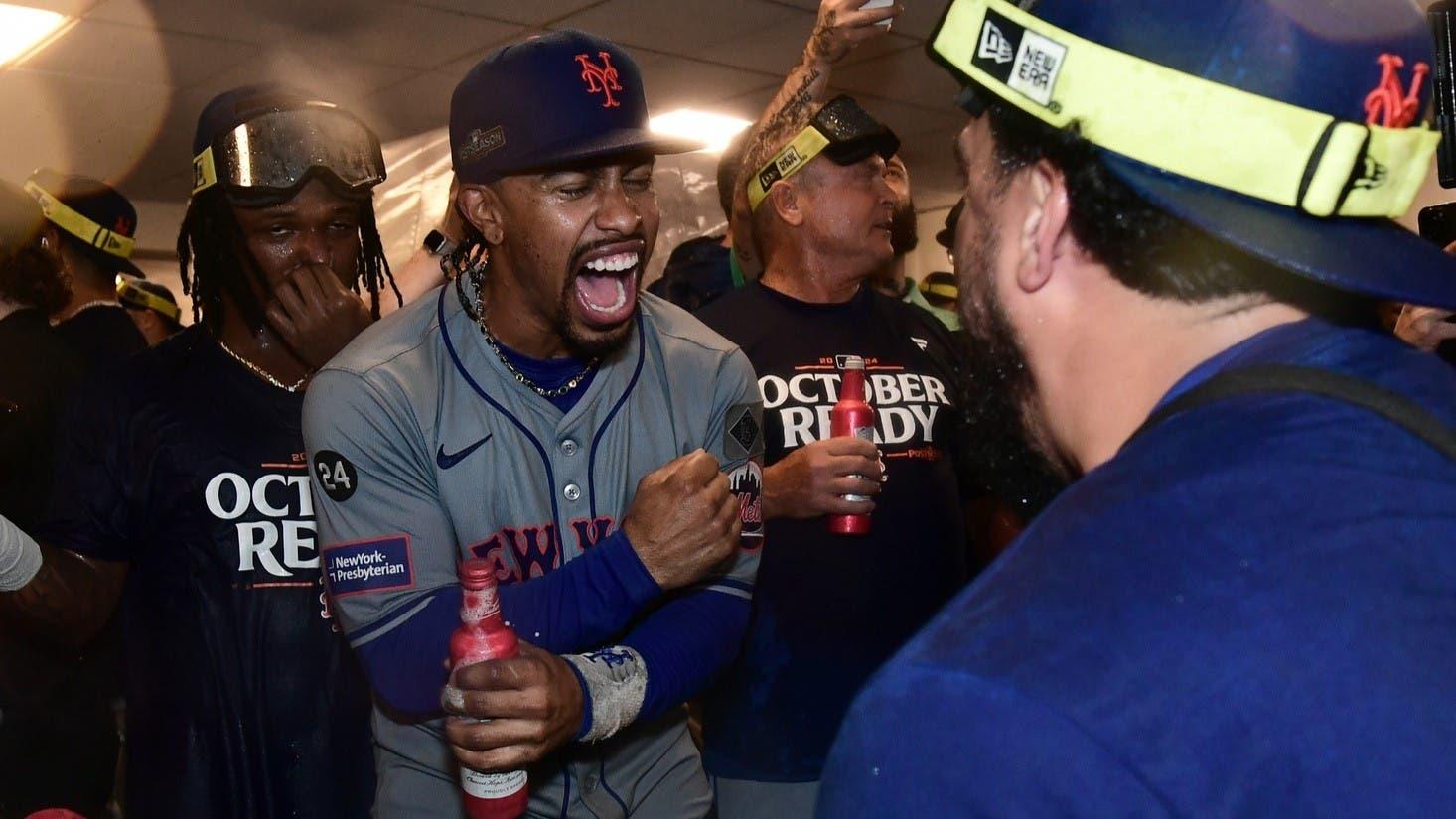 SEE IT: Carlos Mendoza's locker room speech, Mets celebrate after thrilling Game 3 win