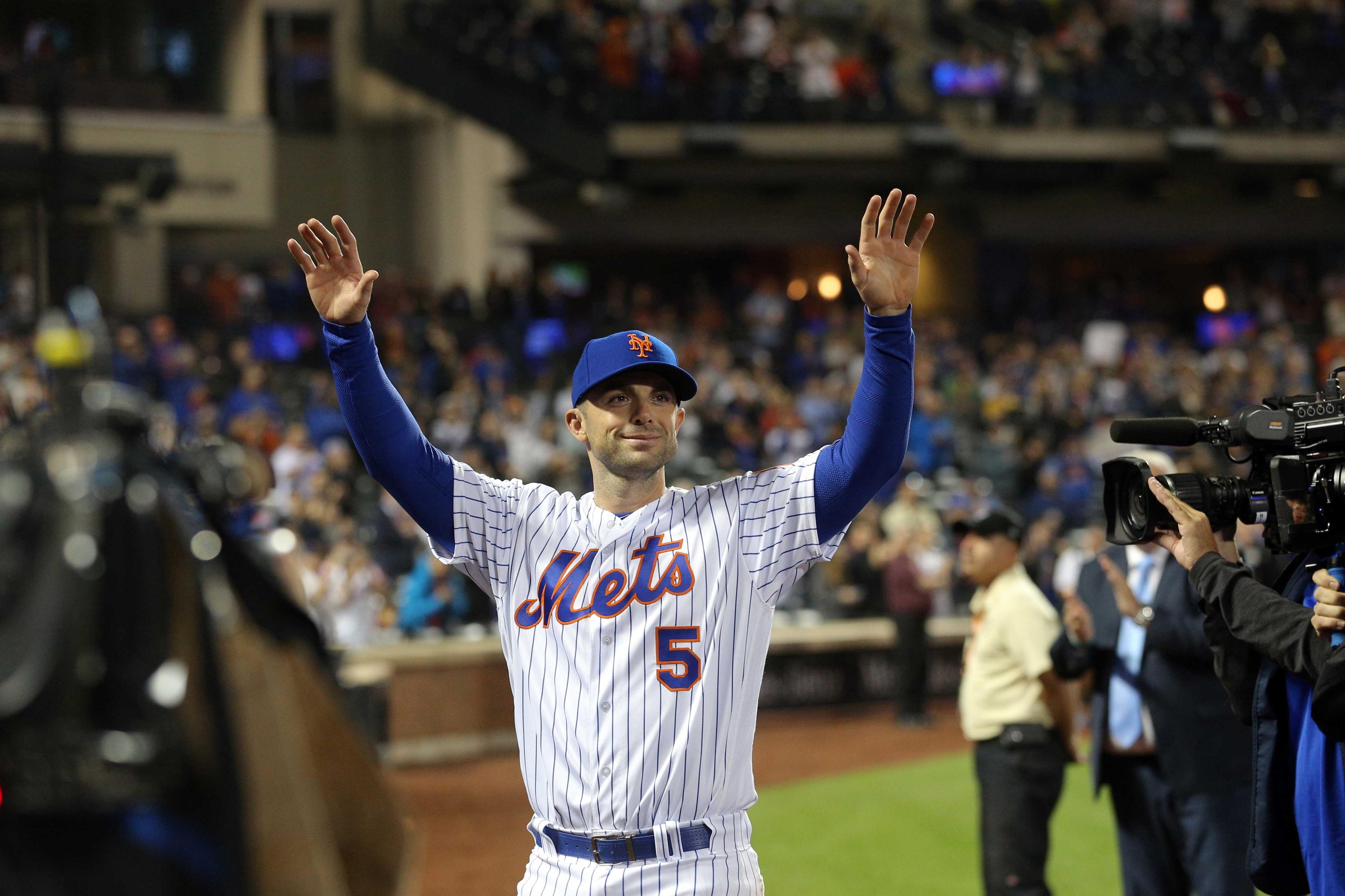 Sep 29, 2018; New York City, NY, USA; New York Mets third baseman David Wright (5) waves to the crowd after a game against the Miami Marlins at Citi Field. Mandatory Credit: Brad Penner-USA TODAY Sports / Brad Penner