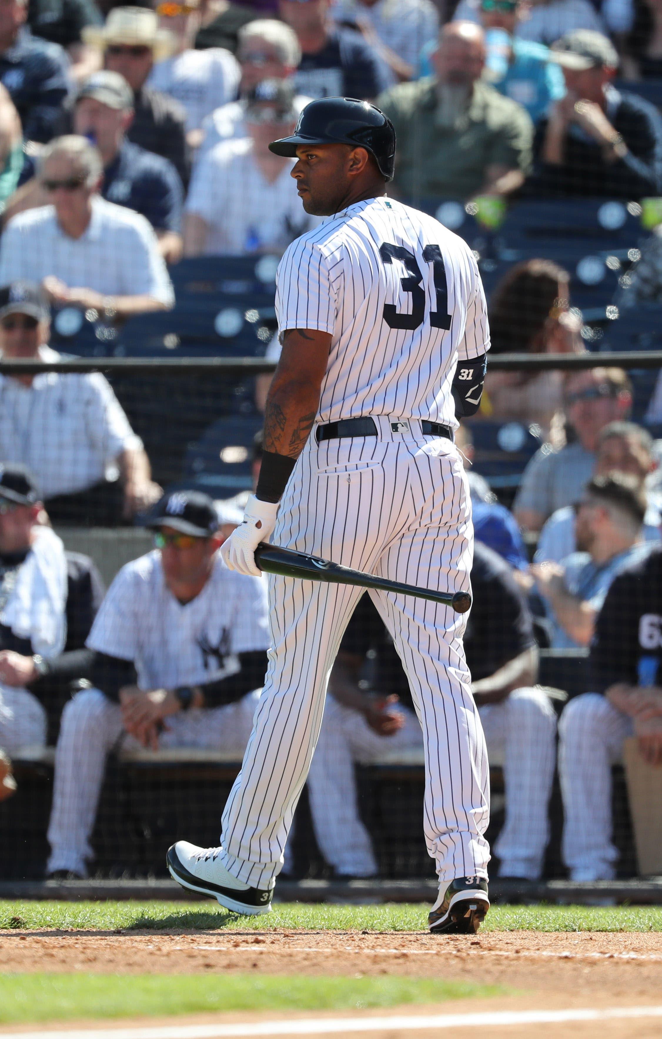 New York Yankees center fielder Aaron Hicks at bat at George M. Steinbrenner Field. / Kim Klement/USA TODAY Sports