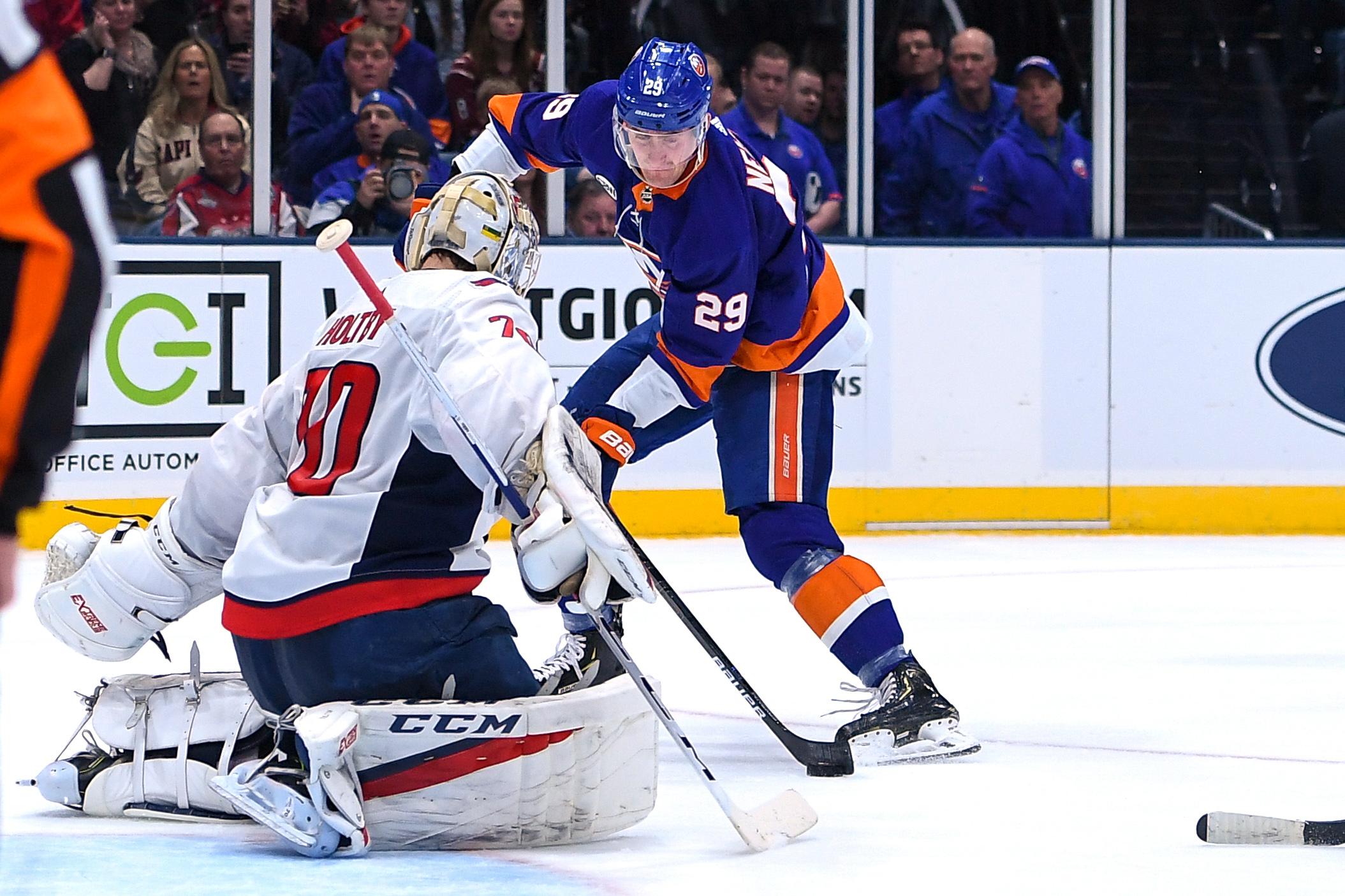 Islanders fall to Capitals 3-1, drop into tie atop Metropolitan Division