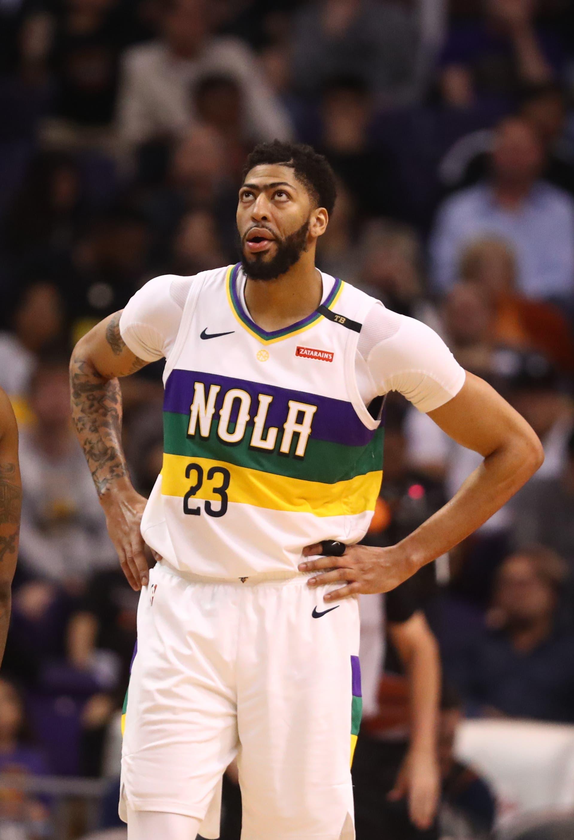 New Orleans Pelicans forward Anthony Davis reacts against the Phoenix Suns in the second half at Talking Stick Resort Arena. / Mark J. Rebilas/USA TODAY Sports