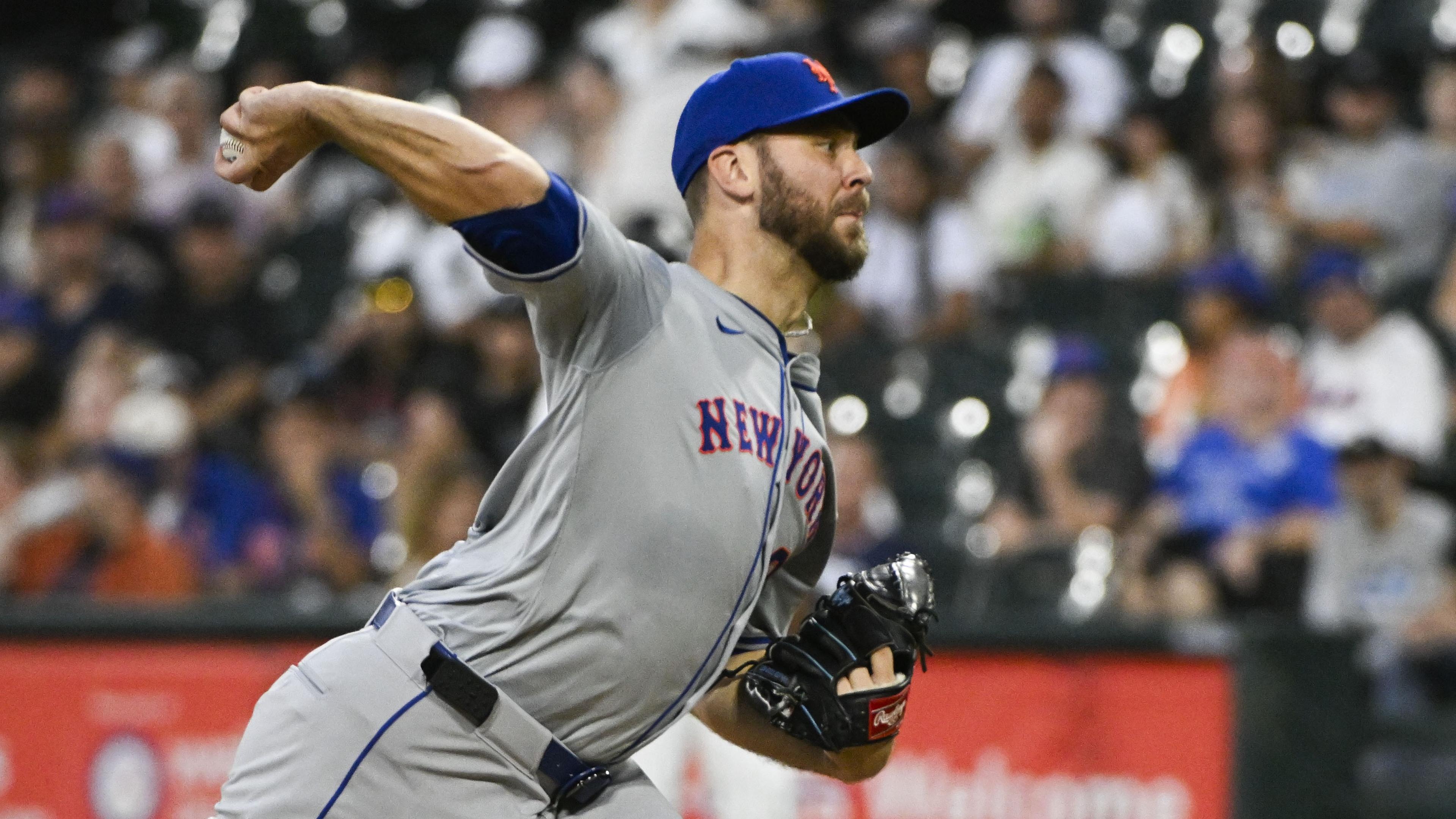 Aug 30, 2024; Chicago, Illinois, USA; New York Mets starting pitcher Tylor Megill (38) pitches during the first inning against the Chicago White Sox at Guaranteed Rate Field. Mandatory Credit: Matt Marton-USA TODAY Sports