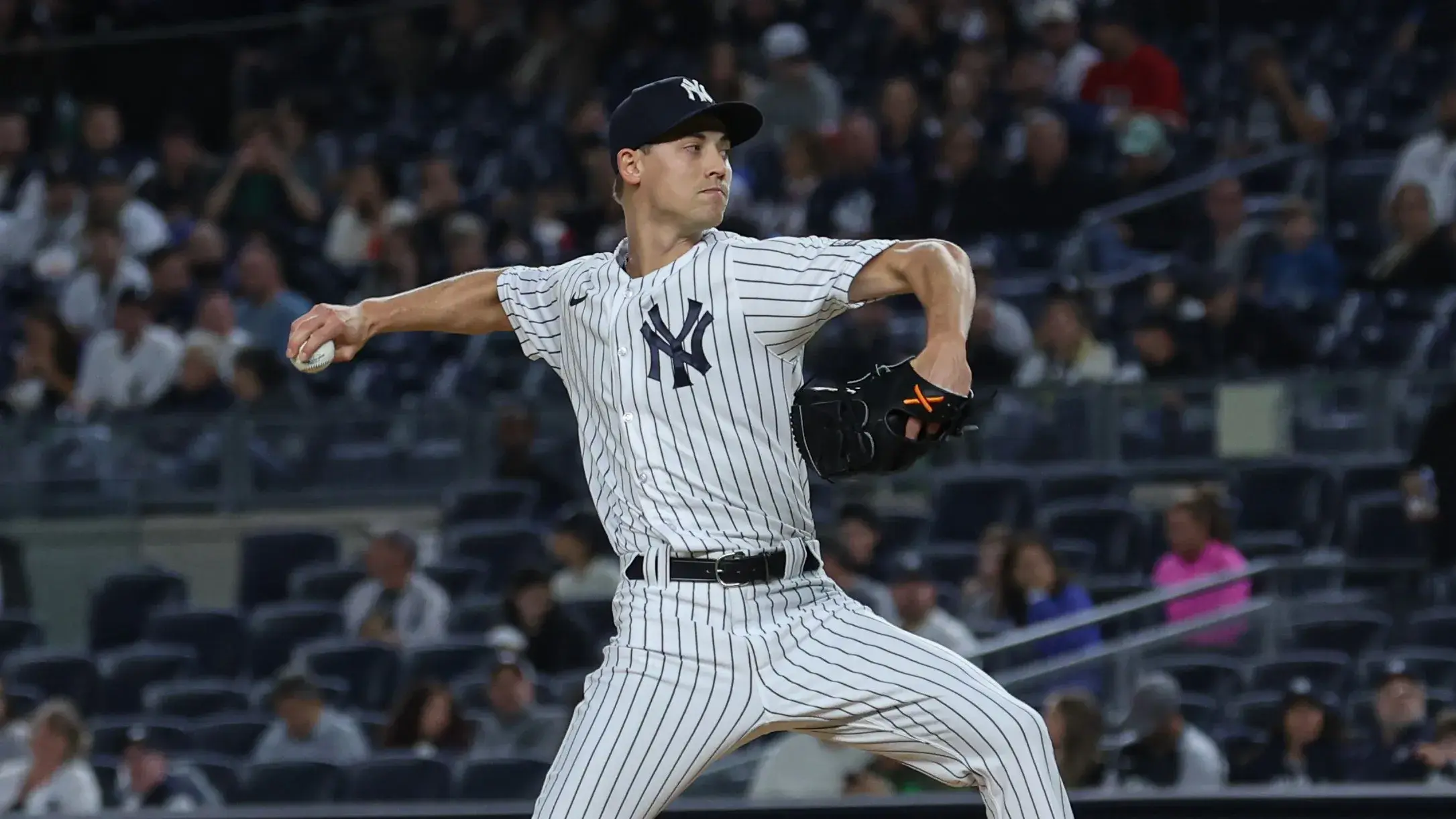 Sep 22, 2023; Bronx, New York, USA; New York Yankees starting pitcher Luke Weaver (30) delivers a pitch during the first inning against the Arizona Diamondbacks at Yankee Stadium. Mandatory Credit: Vincent Carchietta-USA TODAY Sports / © Vincent Carchietta-USA TODAY Sports