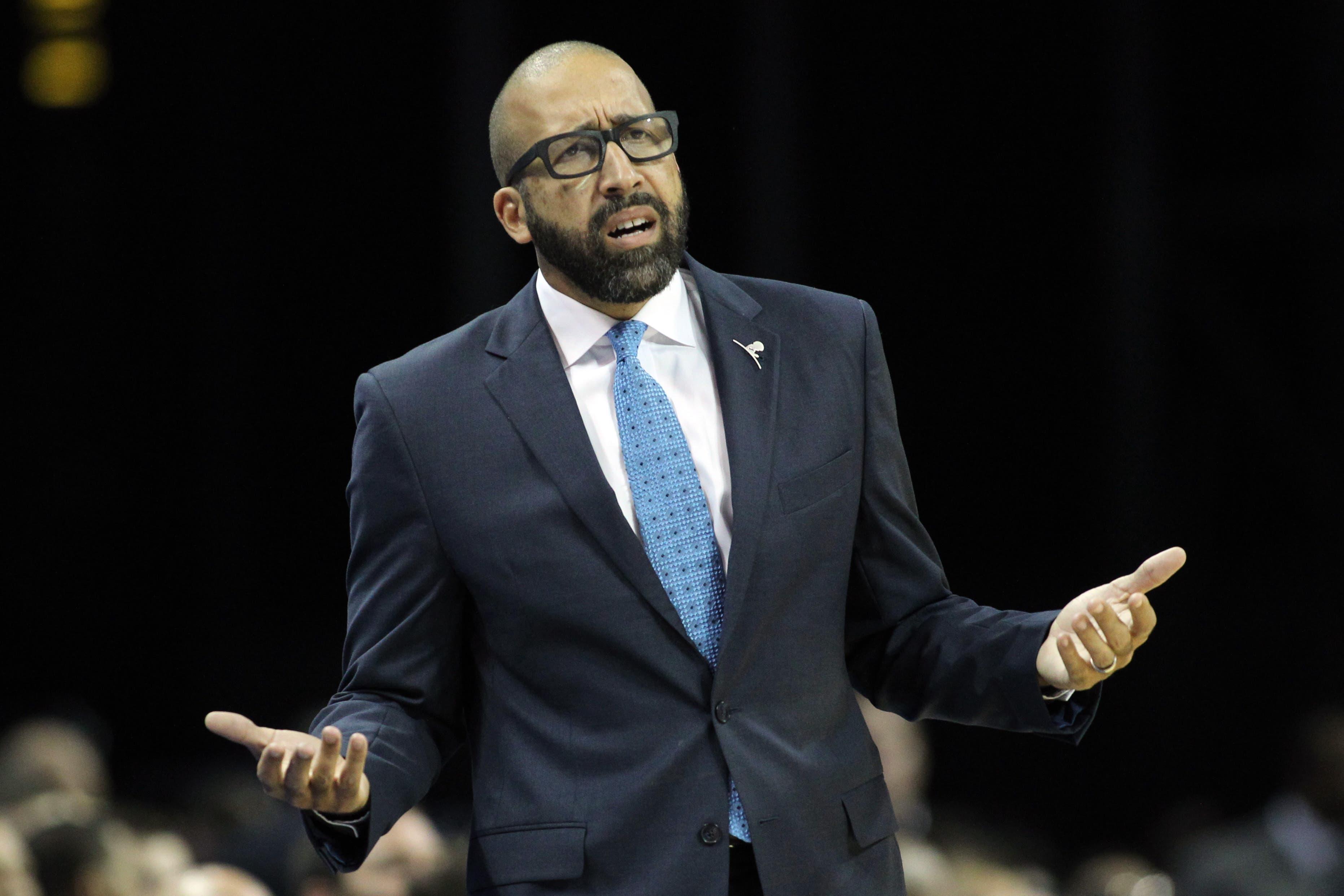 Memphis Grizzlies head coach David Fizdale reacts to a call in the first half against the Dallas Mavericks at FedExForum. / Nelson Chenault/USA TODAY Sports