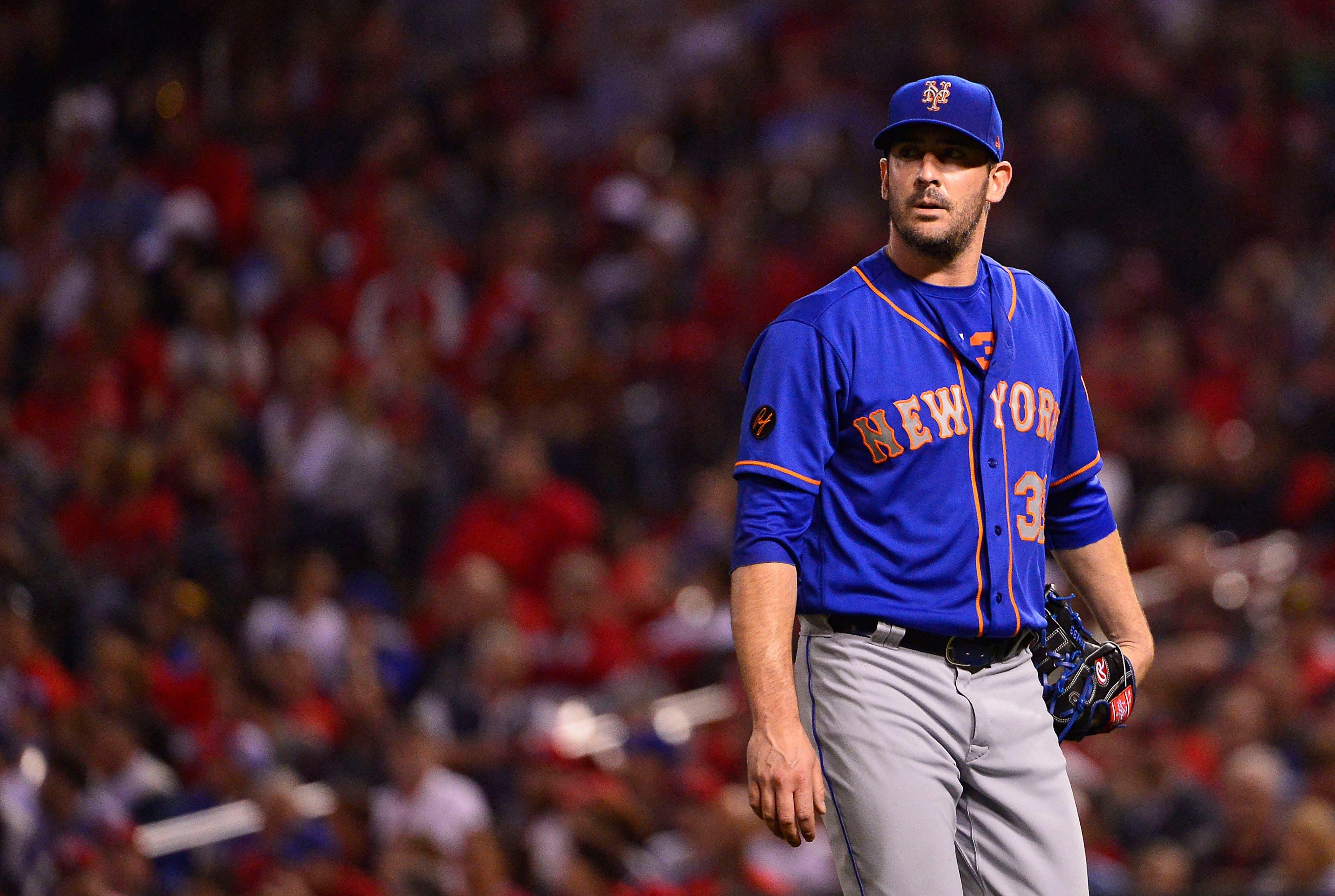 Apr 24, 2018; St. Louis, MO, USA; New York Mets relief pitcher Matt Harvey (33) walks off the field after the final out of the fifth inning against the St. Louis Cardinals at Busch Stadium. Mandatory Credit: Jeff Curry-USA TODAY Sports / Jeff Curry