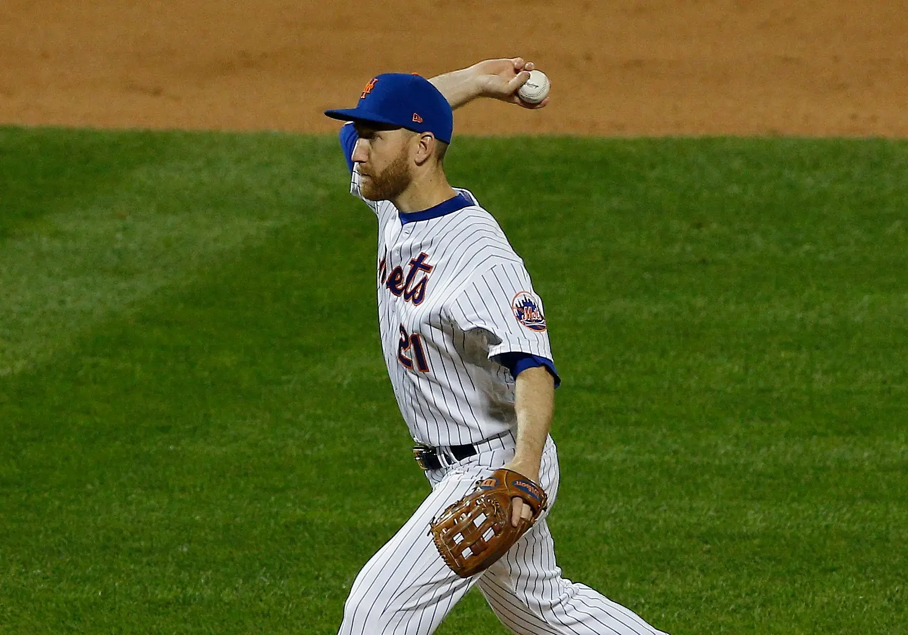 Sep 18, 2020; New York City, New York, USA; New York Mets third baseman Todd Frazier (21) pitches against the Atlanta Braves during the ninth inning at Citi Field / Andy Marlin-USA TODAY Sports
