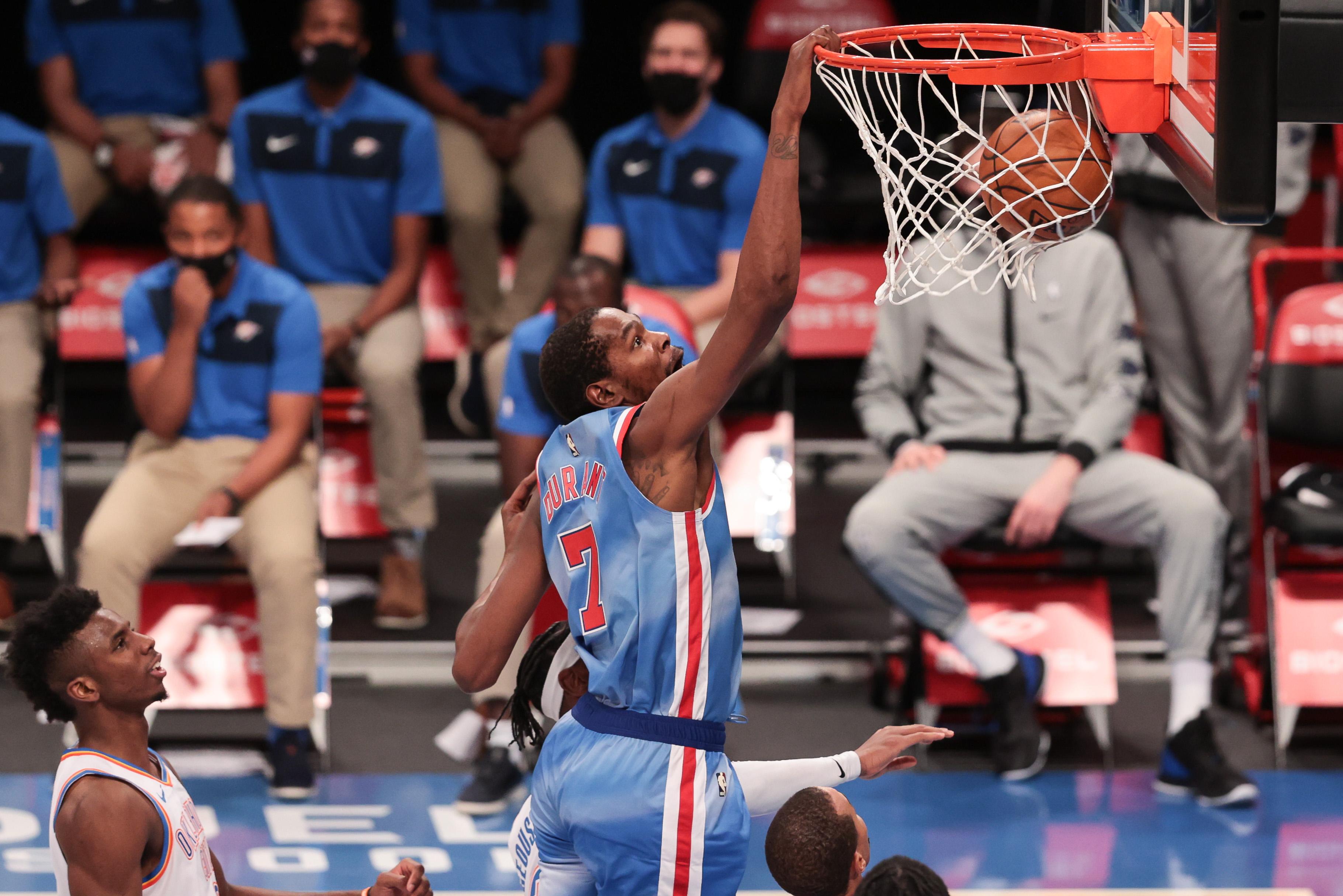 an 10, 2021; Brooklyn, New York, USA; Brooklyn Nets forward Kevin Durant (7) dunks the ball during the second half against the Oklahoma City Thunder at Barclays Center. / © Vincent Carchietta-USA TODAY Sports