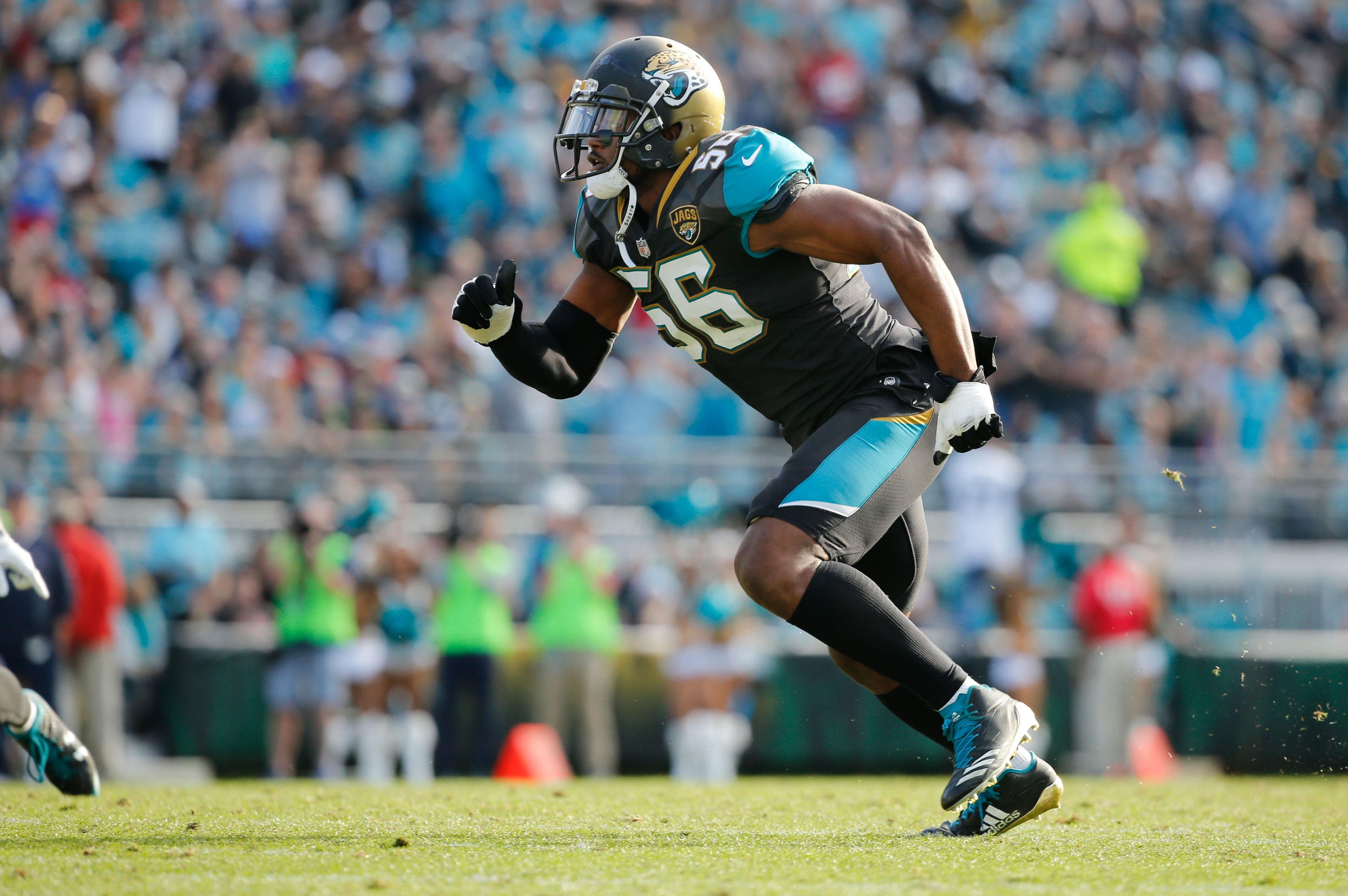 Dante Fowler (56) Mandatory Credit: Kim Klement-USA TODAY Sports / Kim Klement