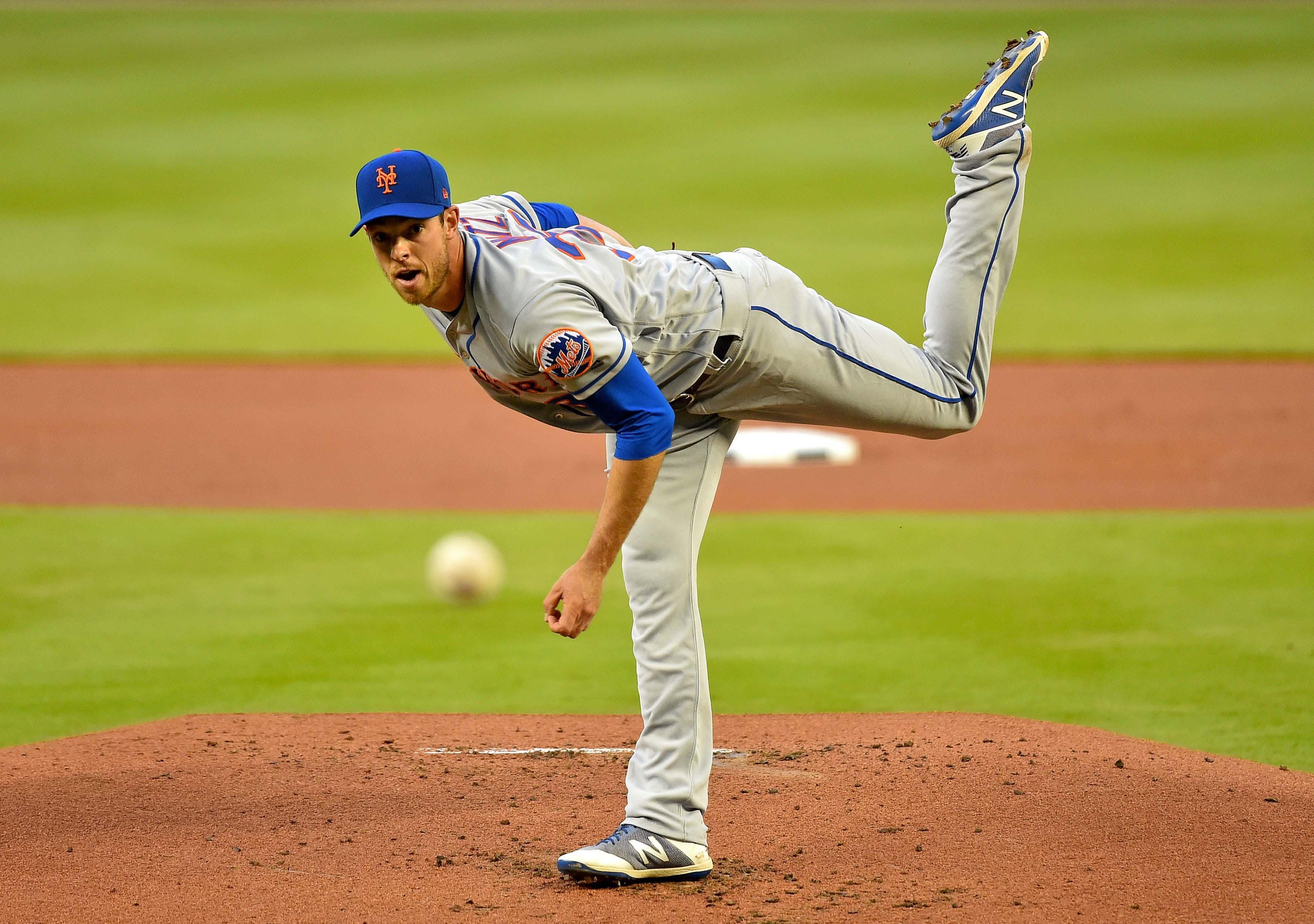 New York Mets starting pitcher Steven Matz delivers a pitch against the Miami Marlins in the first inning at Marlins Park. / Steve Mitchell/USA TODAY Sports