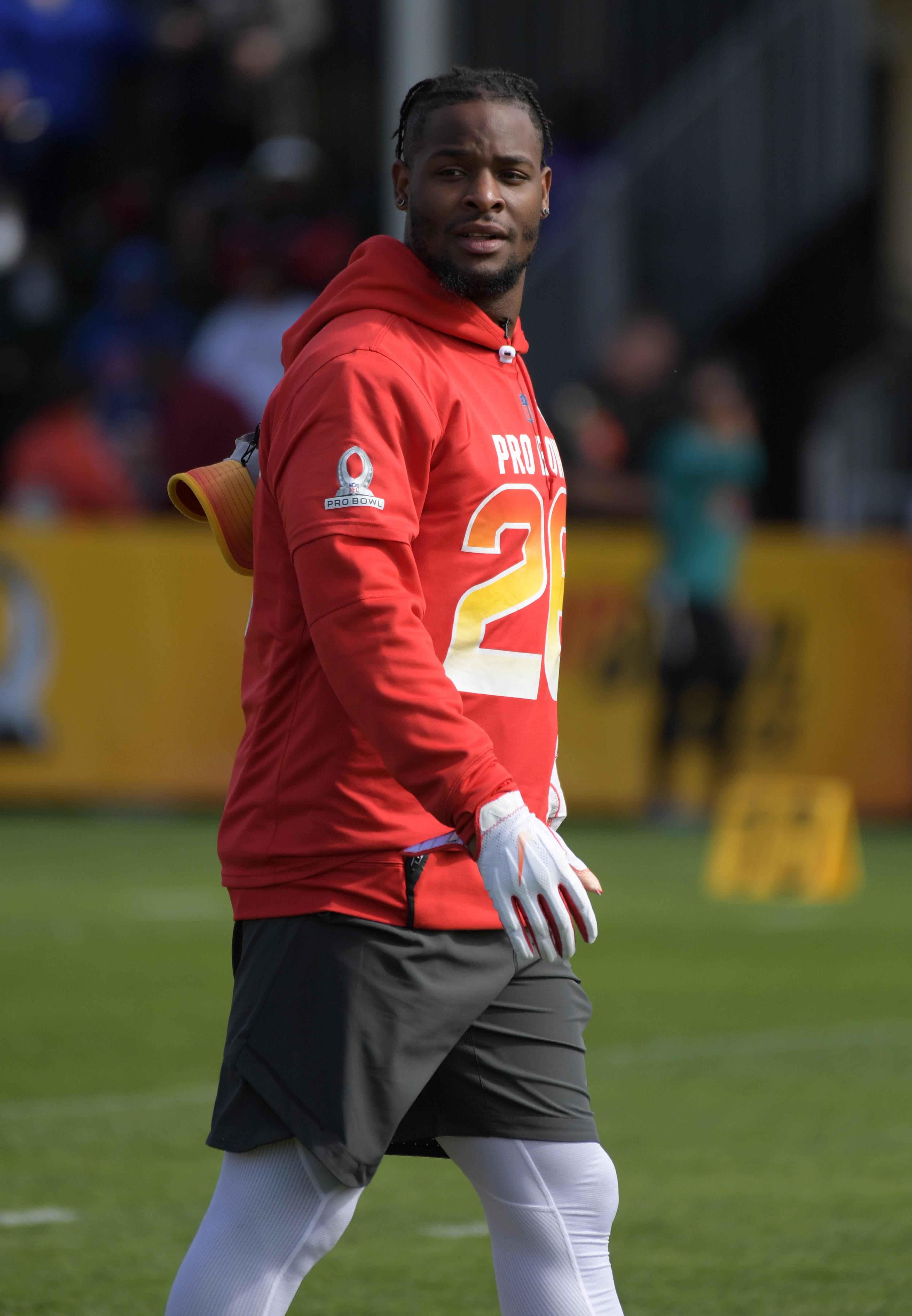 Jan 25, 2018; Kissimmee, FL, USA; Pittsburgh Steelers running back Le'Veon Bell (26) during AFC practice for the 2018 Pro Bowl at ESPN Wide World of Sports. Mandatory Credit: Kirby Lee-USA TODAY Sports