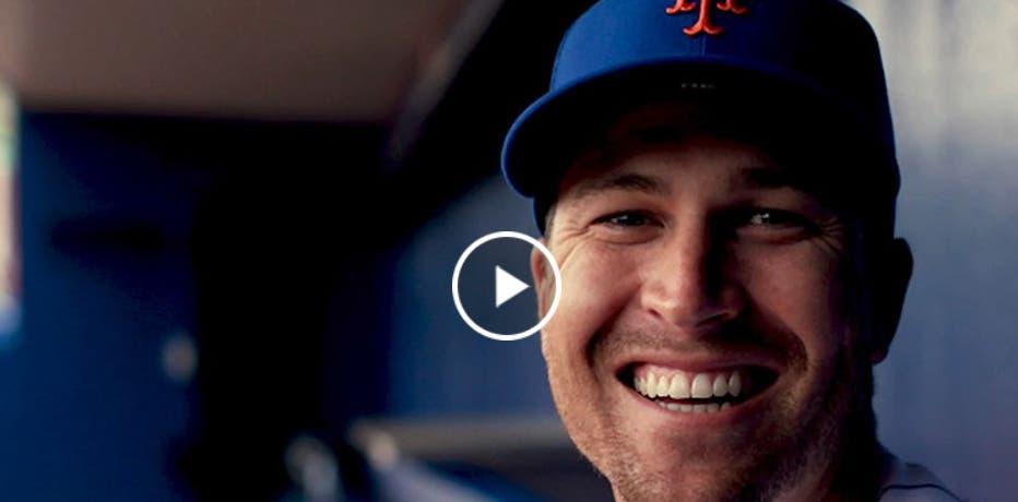 Aug 28, 2018; Chicago, IL, USA; New York Mets starting pitcher Jacob deGrom (48) smiles during the fourth inning against the Chicago Cubs at Wrigley Field. Mandatory Credit: Patrick Gorski-USA TODAY Sports / Patrick Gorski