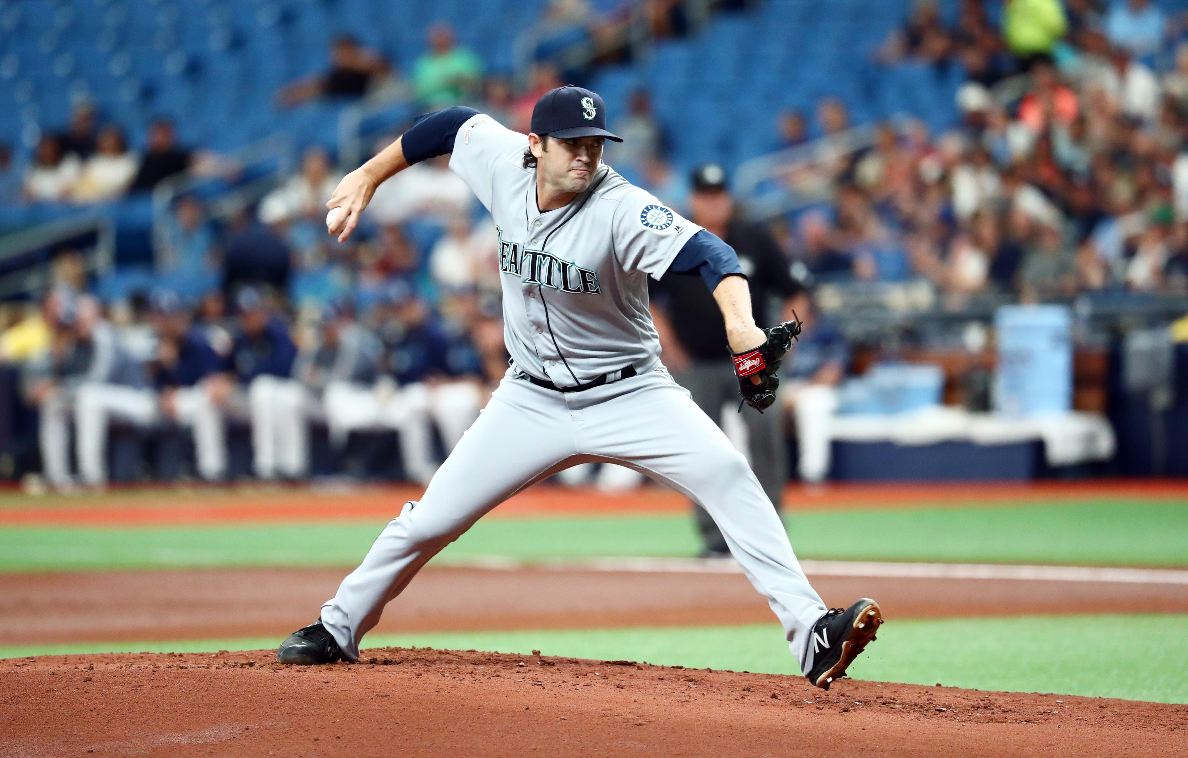 Aug 21, 2019; St. Petersburg, FL, USA; Seattle Mariners relief pitcher Cory Gearrin (35) throws a pitch during the first inning against the Tampa Bay Rays at Tropicana Field. Mandatory Credit: Kim Klement-USA TODAY Sports