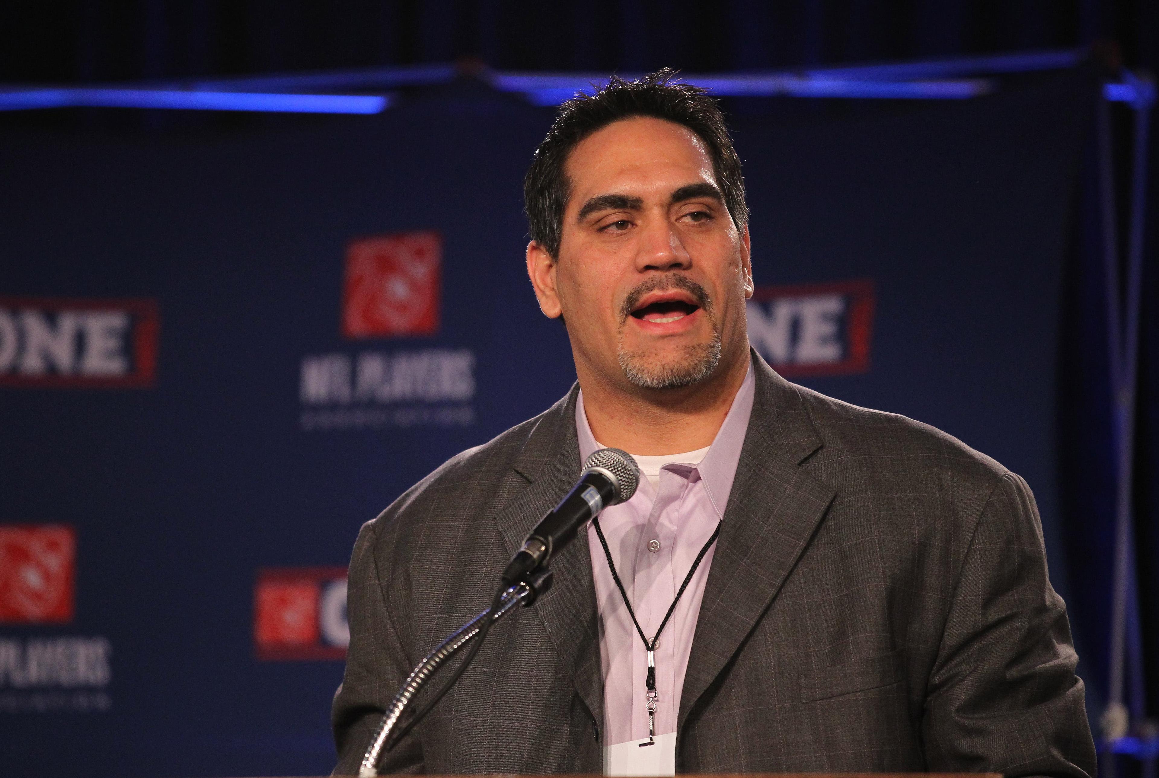 NFL former player Kevin Mawae during the NFL players association press conference at the Super Bowl XLVI media center at the J.W. Marriott. / Matthew Emmons-US PRESSWIRE