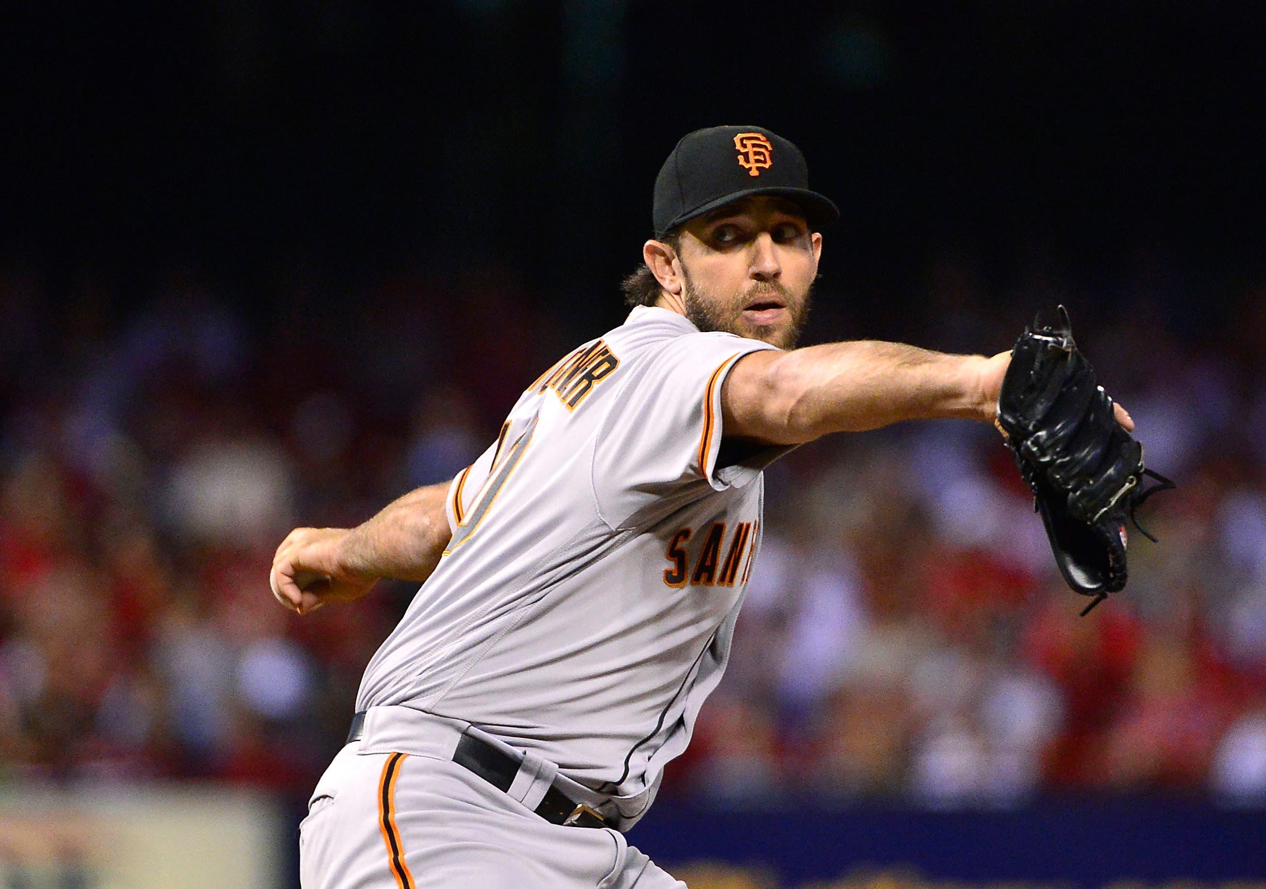 Sep 21, 2018; St. Louis, MO, USA; San Francisco Giants starting pitcher Madison Bumgarner (40) pitches during the first inning against the St. Louis Cardinals at Busch Stadium. Mandatory Credit: Jeff Curry-USA TODAY Sports / Jeff Curry