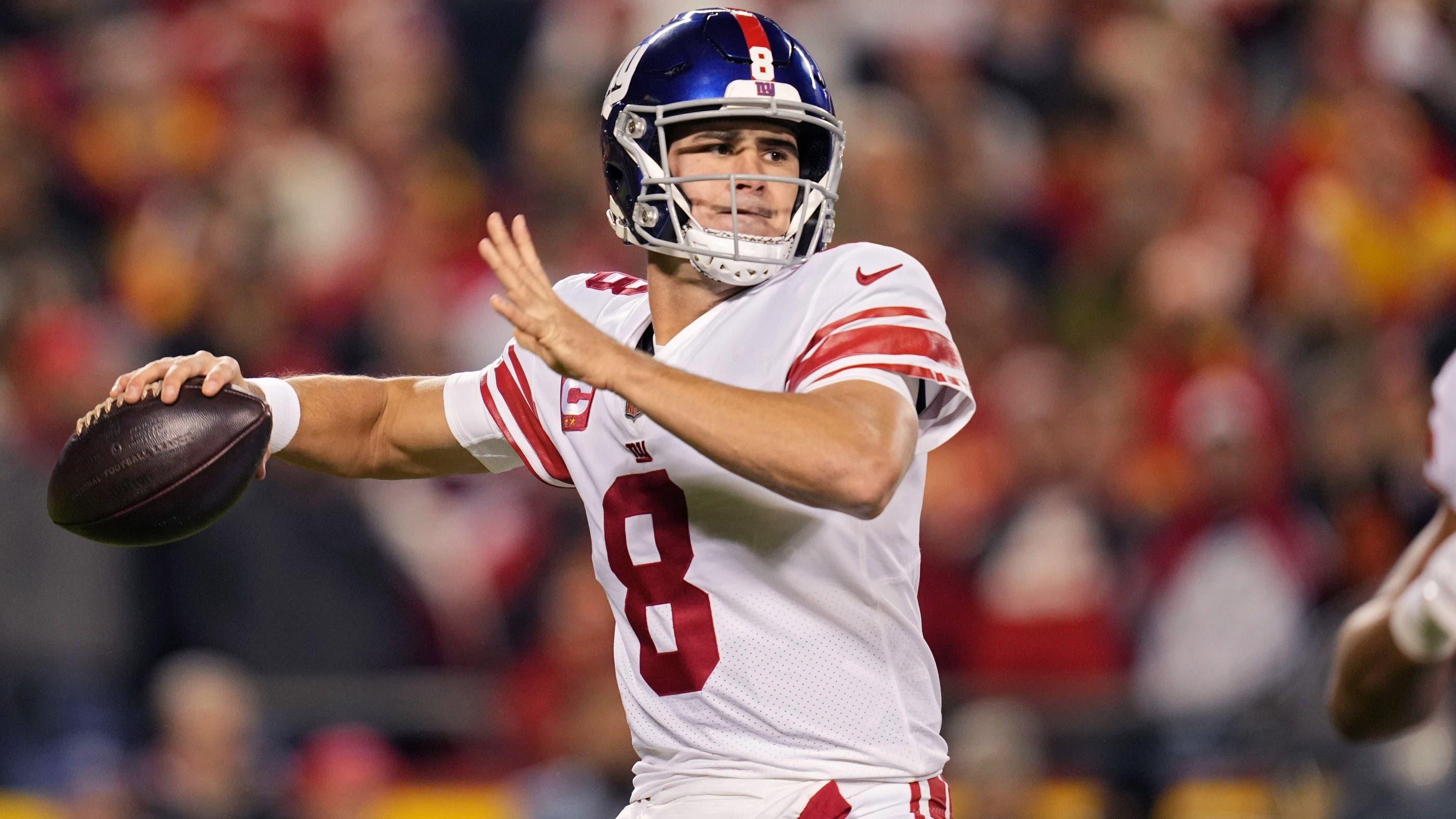 Nov 1, 2021; Kansas City, Missouri, USA; New York Giants quarterback Daniel Jones (8) throws a pass during the first quarter against the Kansas City Chiefs at GEHA Field at Arrowhead Stadium / Jay Biggerstaff-USA TODAY Sports