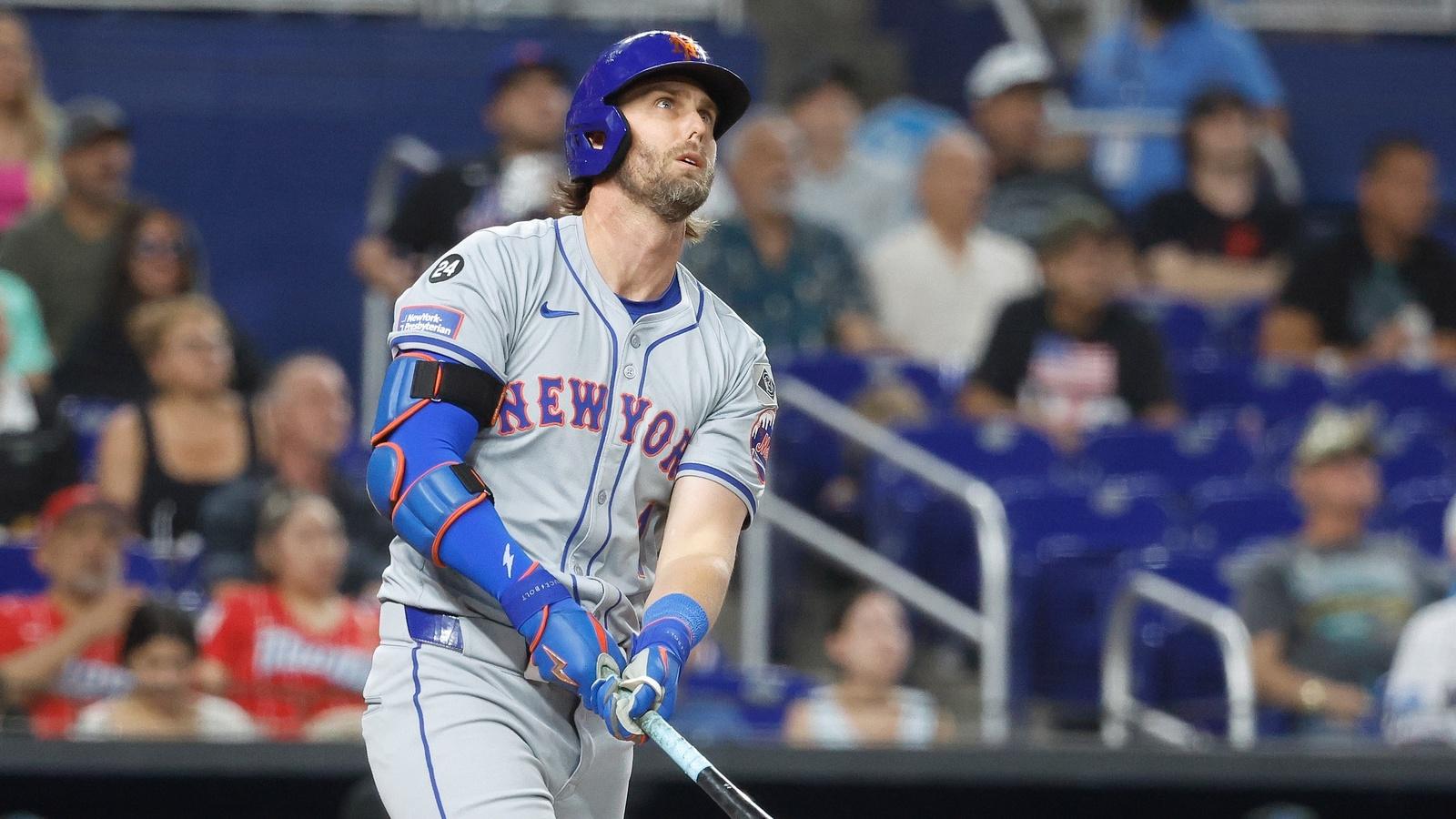 Jeff McNeil's surging second-half start offers Mets glimmer of hope for his offense