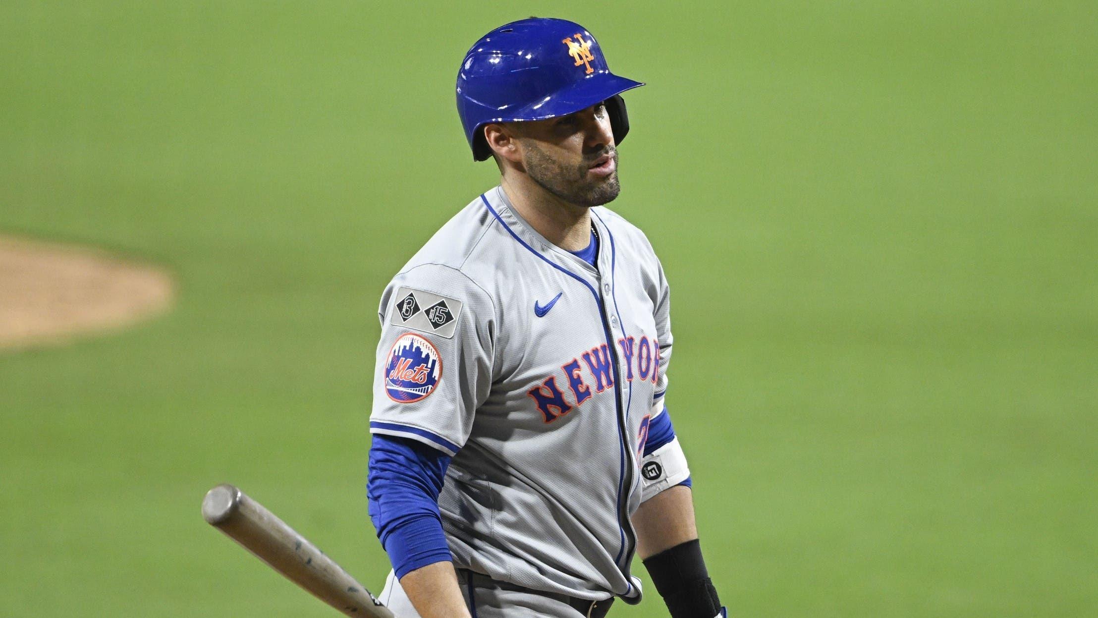 Aug 23, 2024; San Diego, California, USA; New York Mets designated hitter J.D. Martinez (28) reacts after striking out during the sixth inning against the San Diego Padres at Petco Park. / Denis Poroy-USA TODAY Sports