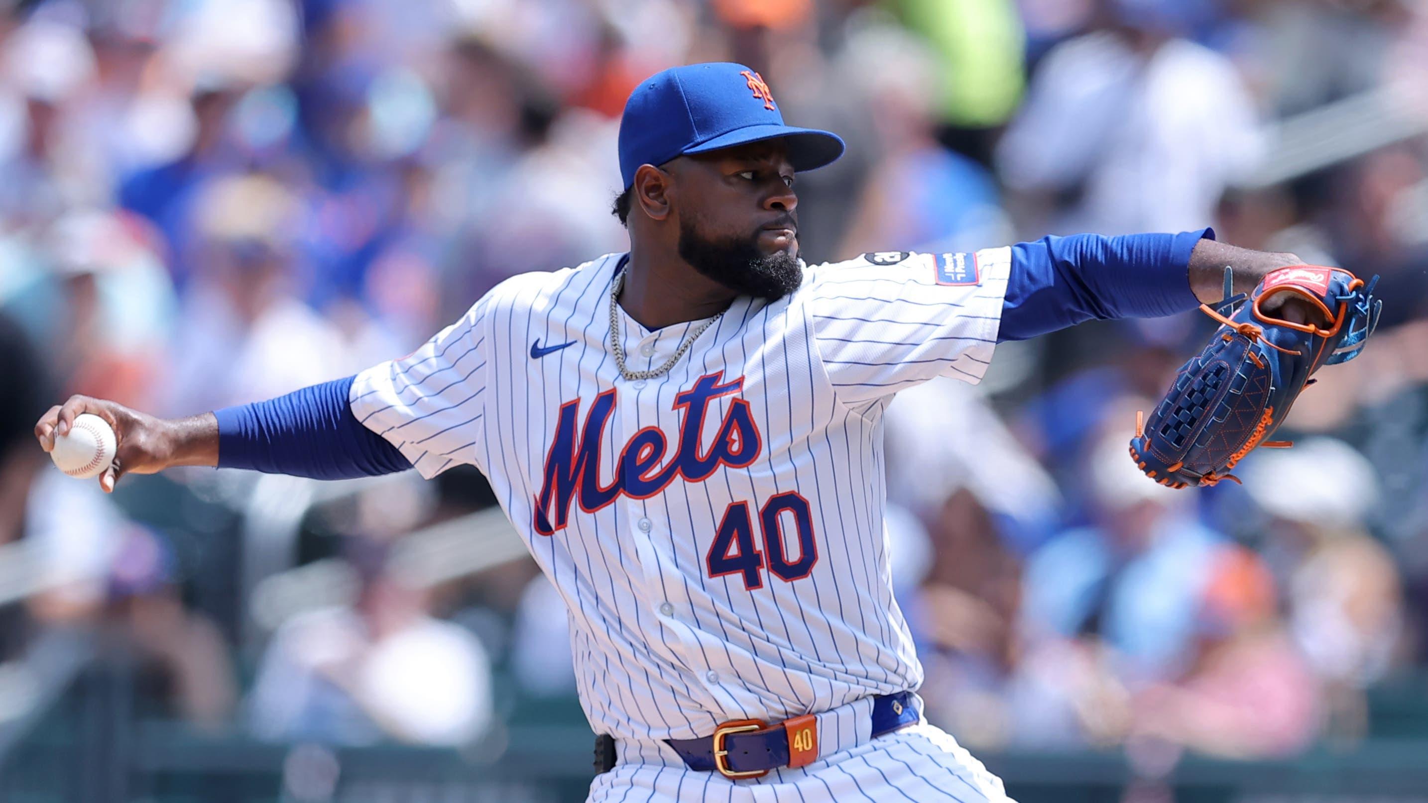 New York Mets starting pitcher Luis Severino (40) pitches against the Minnesota Twins during the first inning at Citi Field. / Brad Penner - USA TODAY Sports