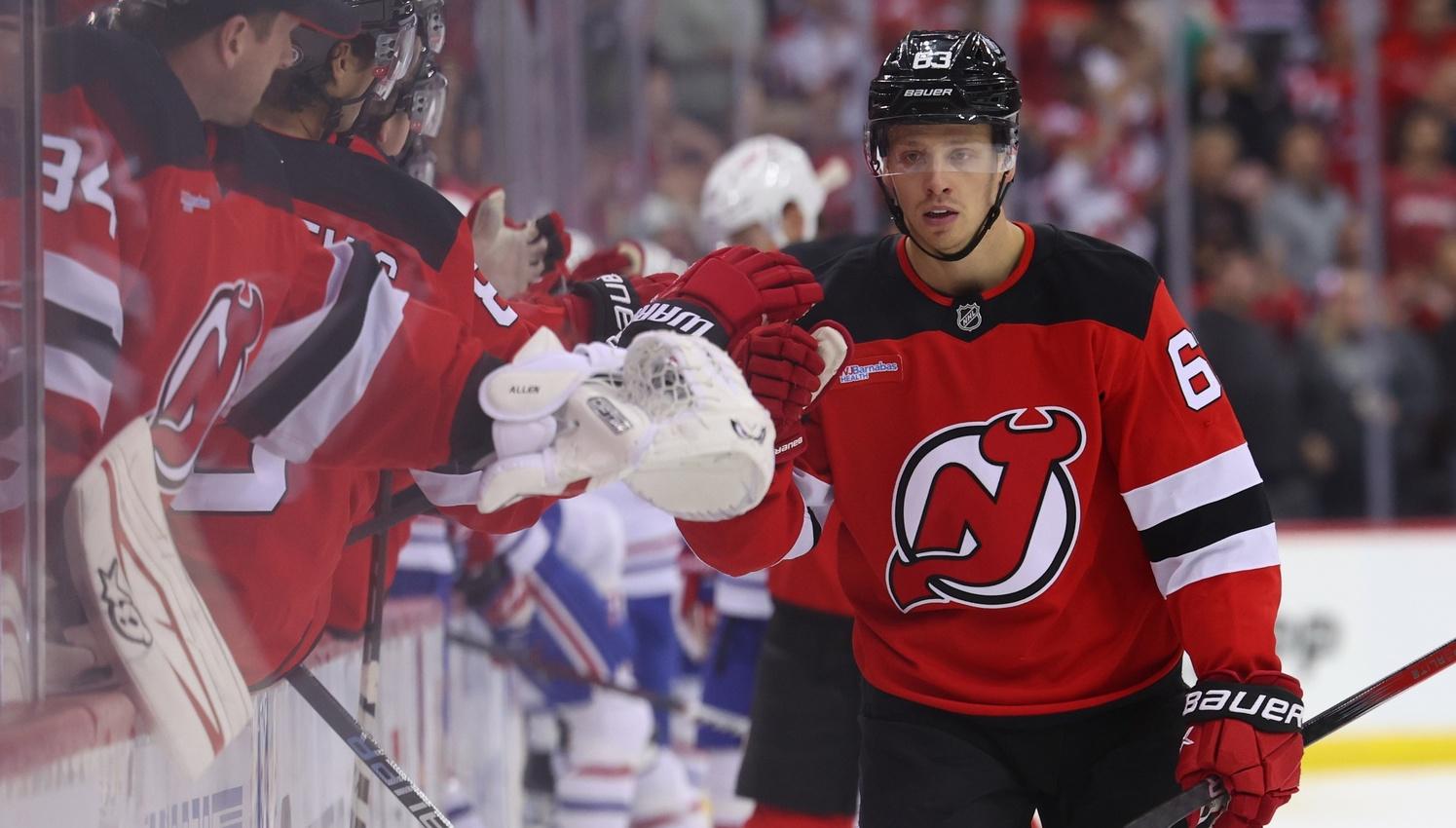 Jesper Bratt's two goals lift Devils to 5-3 win over Canadiens