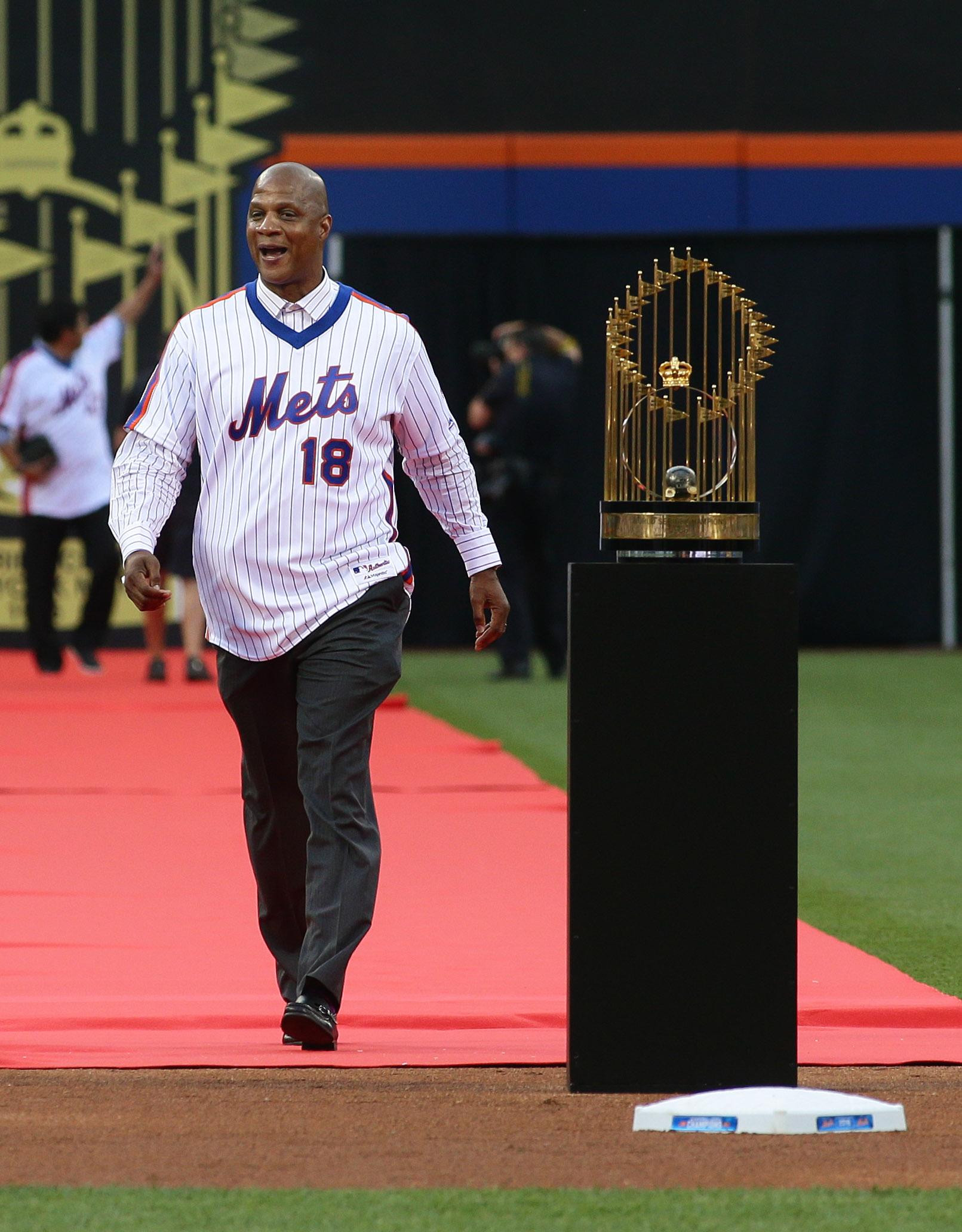 May 28, 2016; New York City, NY, USA; New York Mets former outfielder Darryl Strawberry is introduced to the crowd during a pregame ceremony honoring the 1986 World Series Championship team prior to the game against the Los Angeles Dodgers at Citi Field. Mandatory Credit: Andy Marlin-USA TODAY Sports