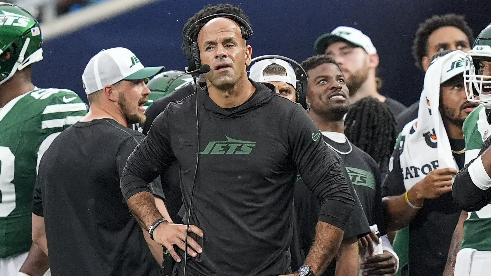 Aug 17, 2024; Charlotte, North Carolina, USA; New York Jets head coach Rober Saleh during the first quarter against the Carolina Panthers at Bank of America Stadium. Mandatory Credit: Jim Dedmon-USA TODAY Sports / © Jim Dedmon-USA TODAY Sports