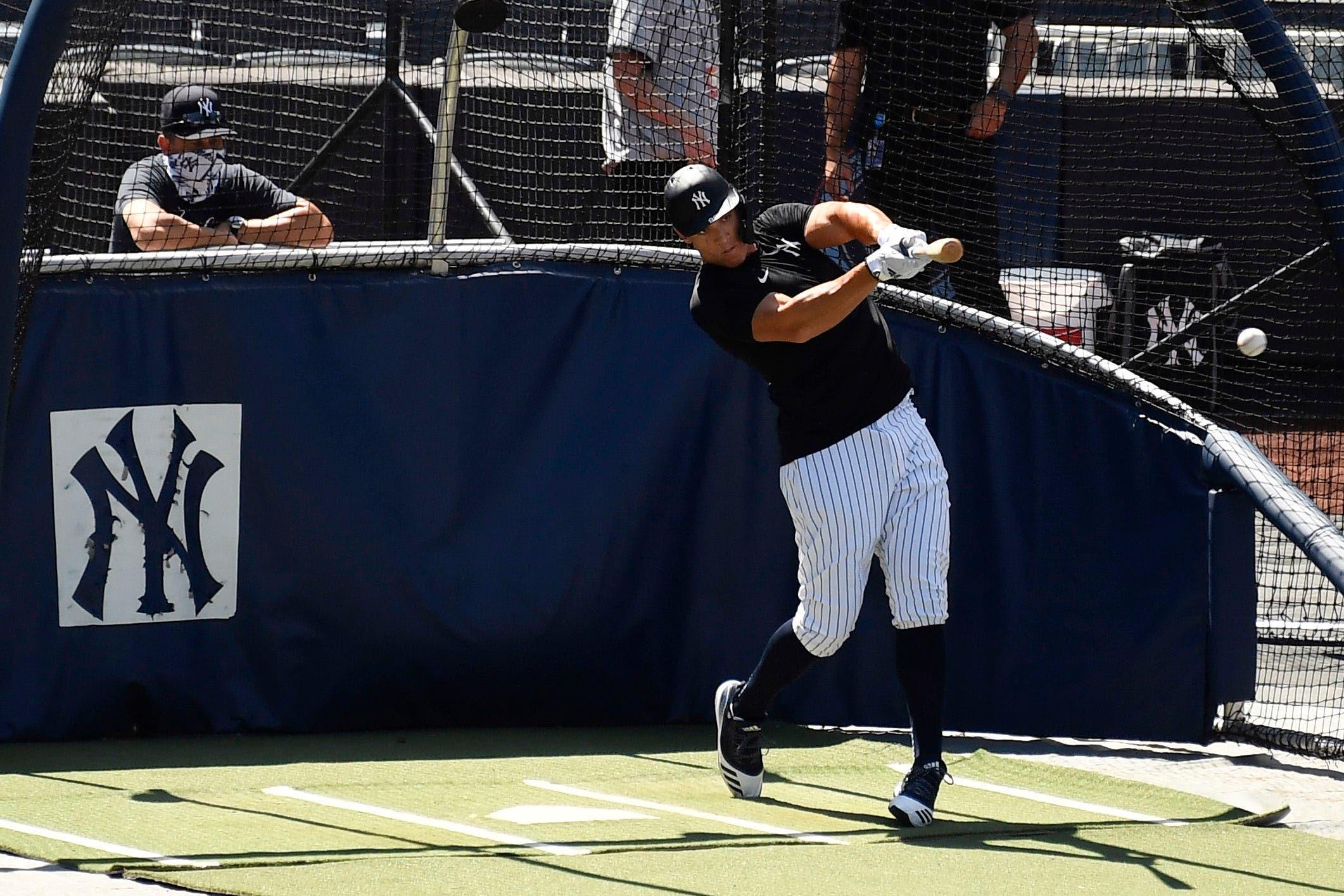 Aaron Judge swings during batting practice at Yankee Stadium / USA TODAY Sports