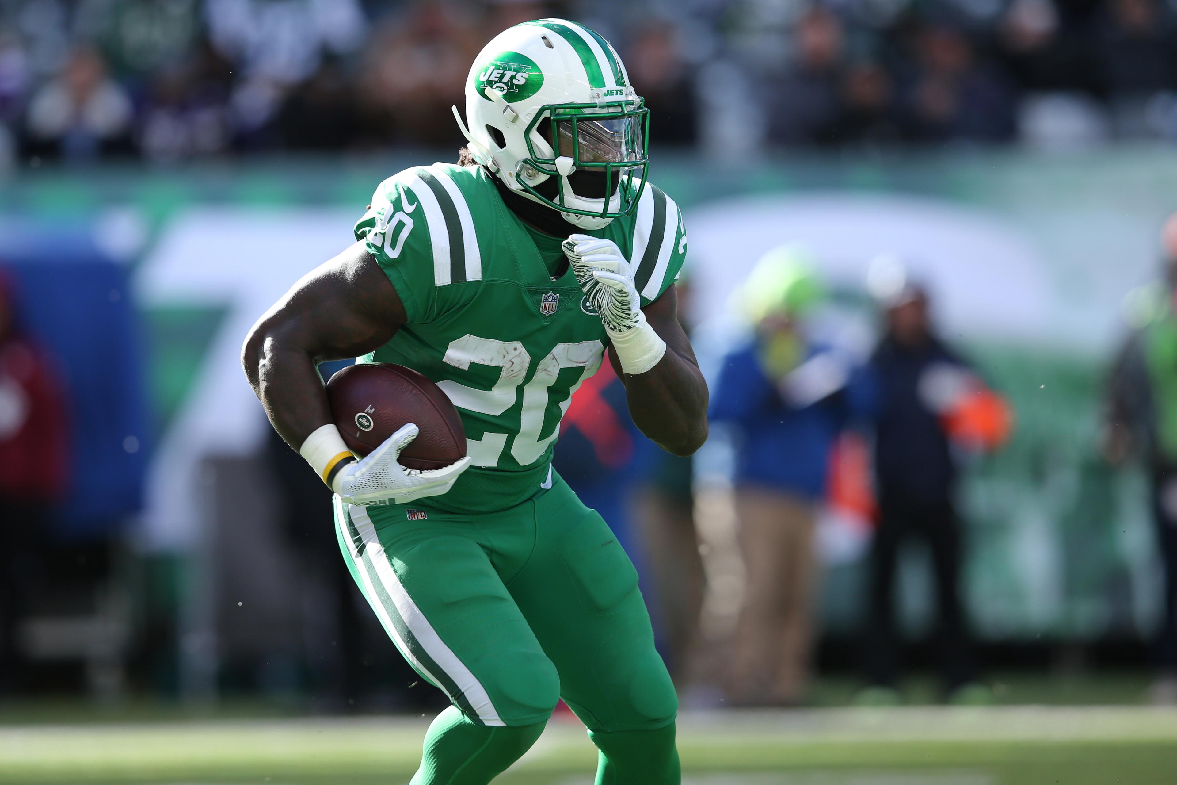 New York Jets running back Isaiah Crowell runs the ball against the Minnesota Vikings during the third quarter at MetLife Stadium.